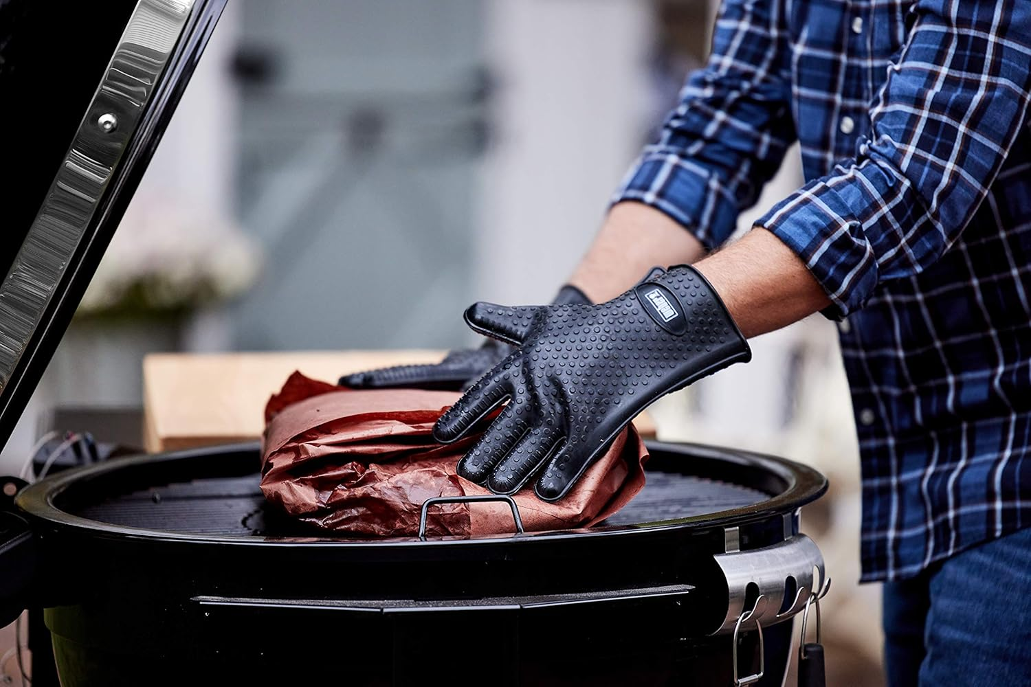 Weber Silicone Barbecue BBQ Smoking Gloves image number 4