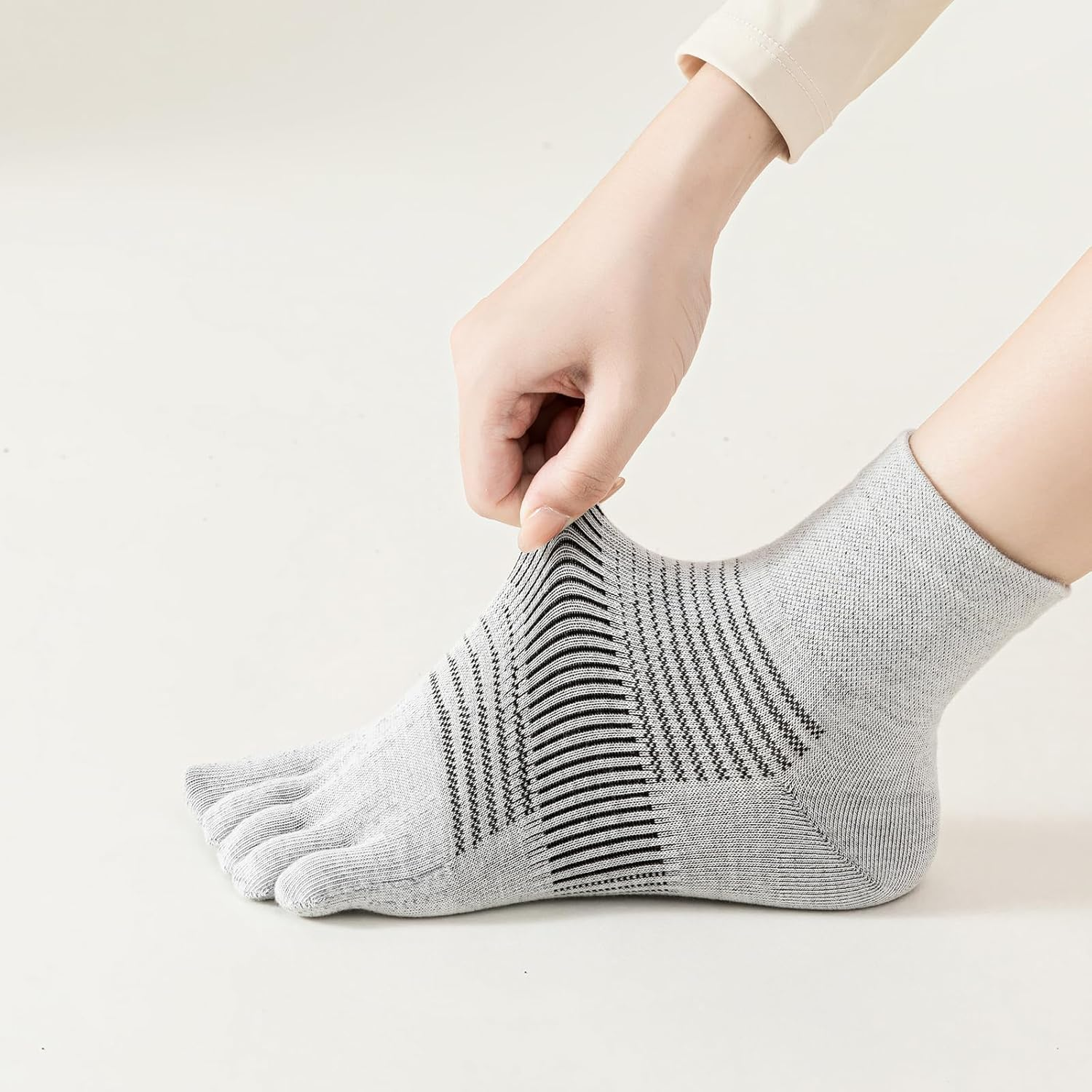 Viiotu 2 Pairs Middle Toe Socks for Women Men,Coolmax Five Finger Running Socks,High Performance Athletic Toe Socks No Show image number 6