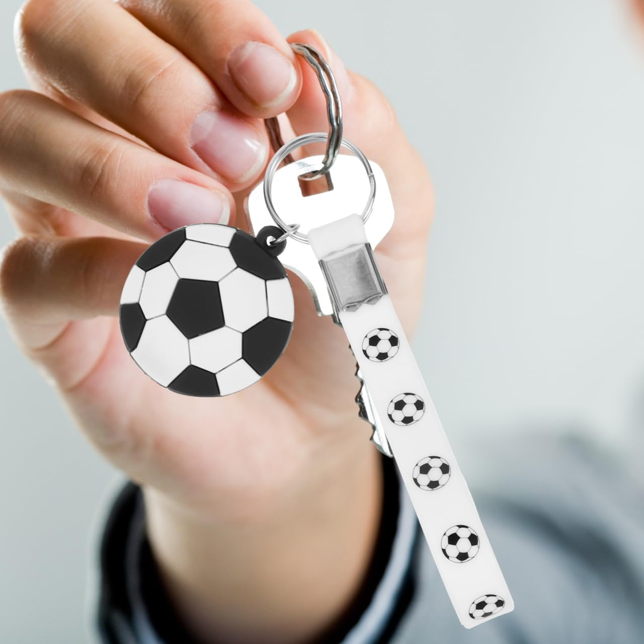 12Pcs Small Soccer Keychain - Sports Ball Keyring Decor Hanging Keychain Soccer Party Favours for Teenagers KIDS image number 3