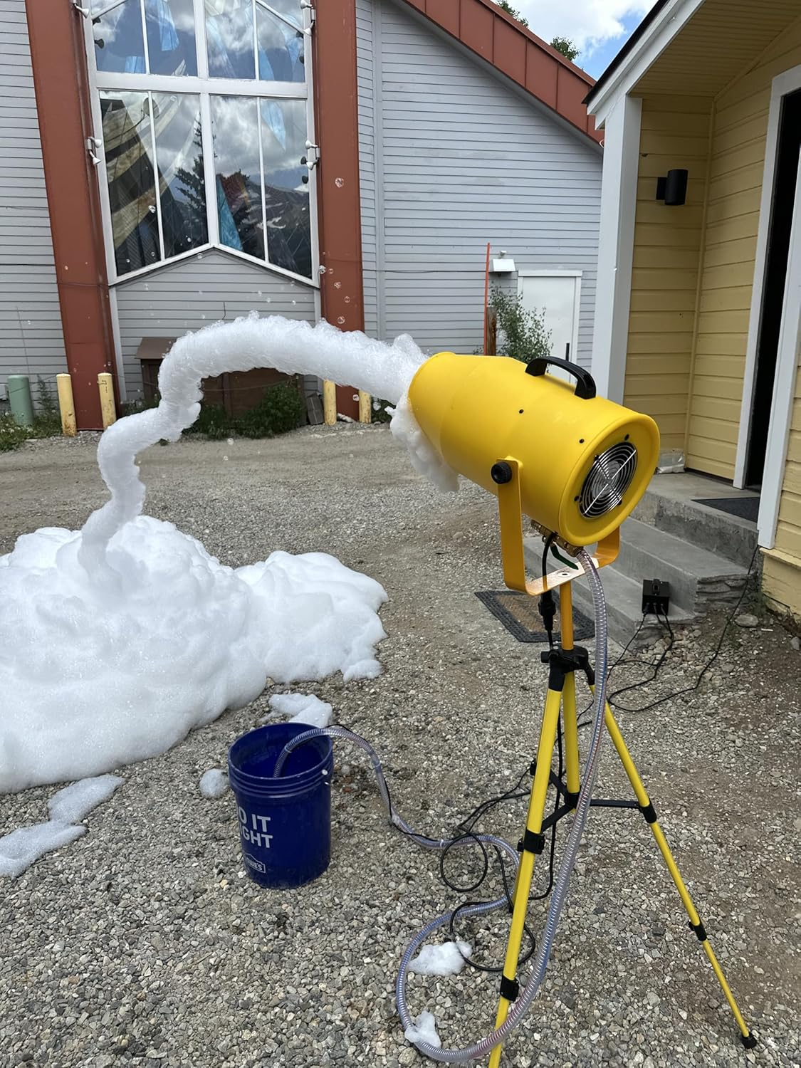 Foam Powder Pack of 5, Makes up to 600 Gallons of Foam Party Fun for Foam Machines by Dr. Party image number 3