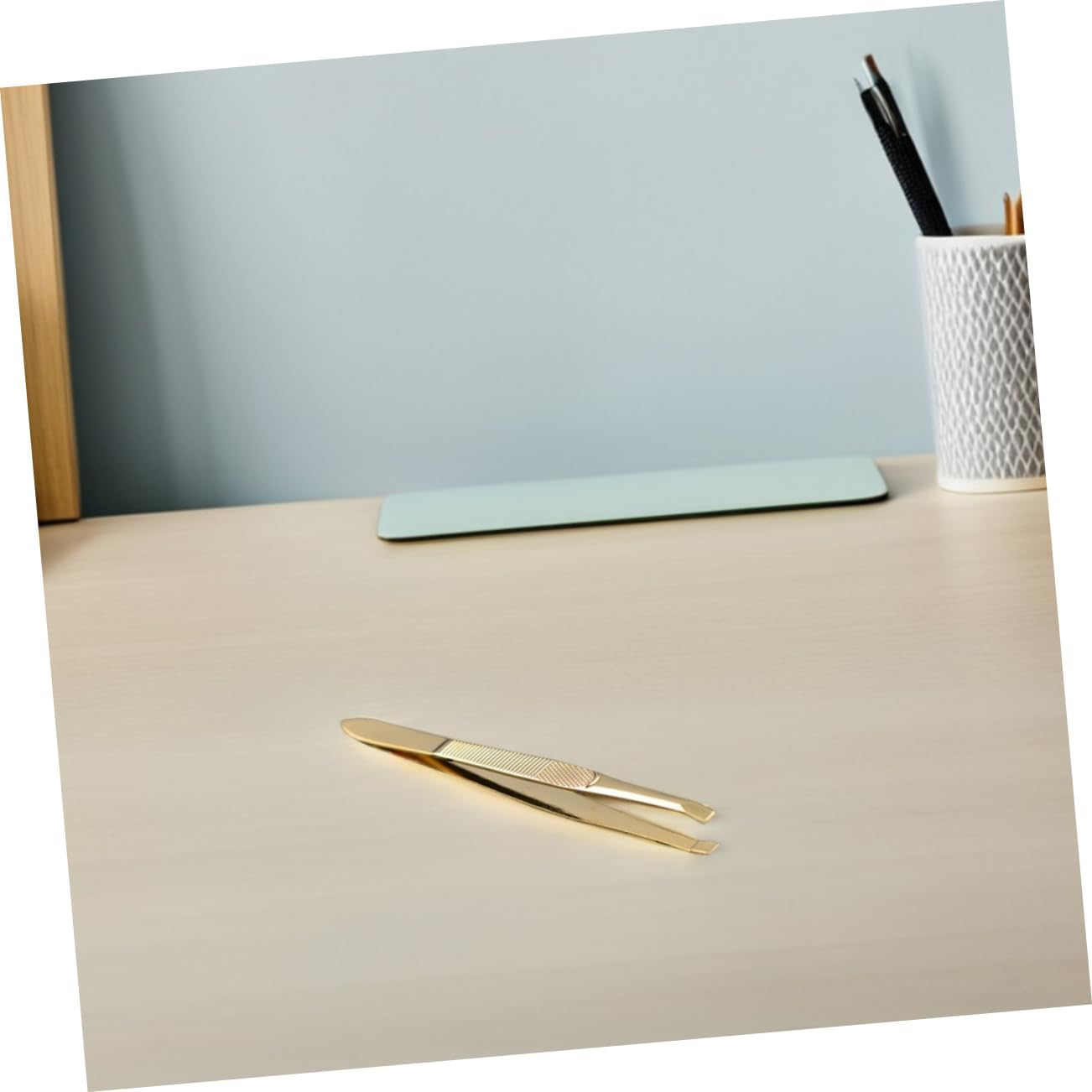 NULYLU 2Pcs Gold-Plated Stainless Steel Eyebrow Tweezers Set 9&times;0.8Cm Precision Multipurpose Beauty Tweezers for Eyelash Extension and Facial Hair Removal Women