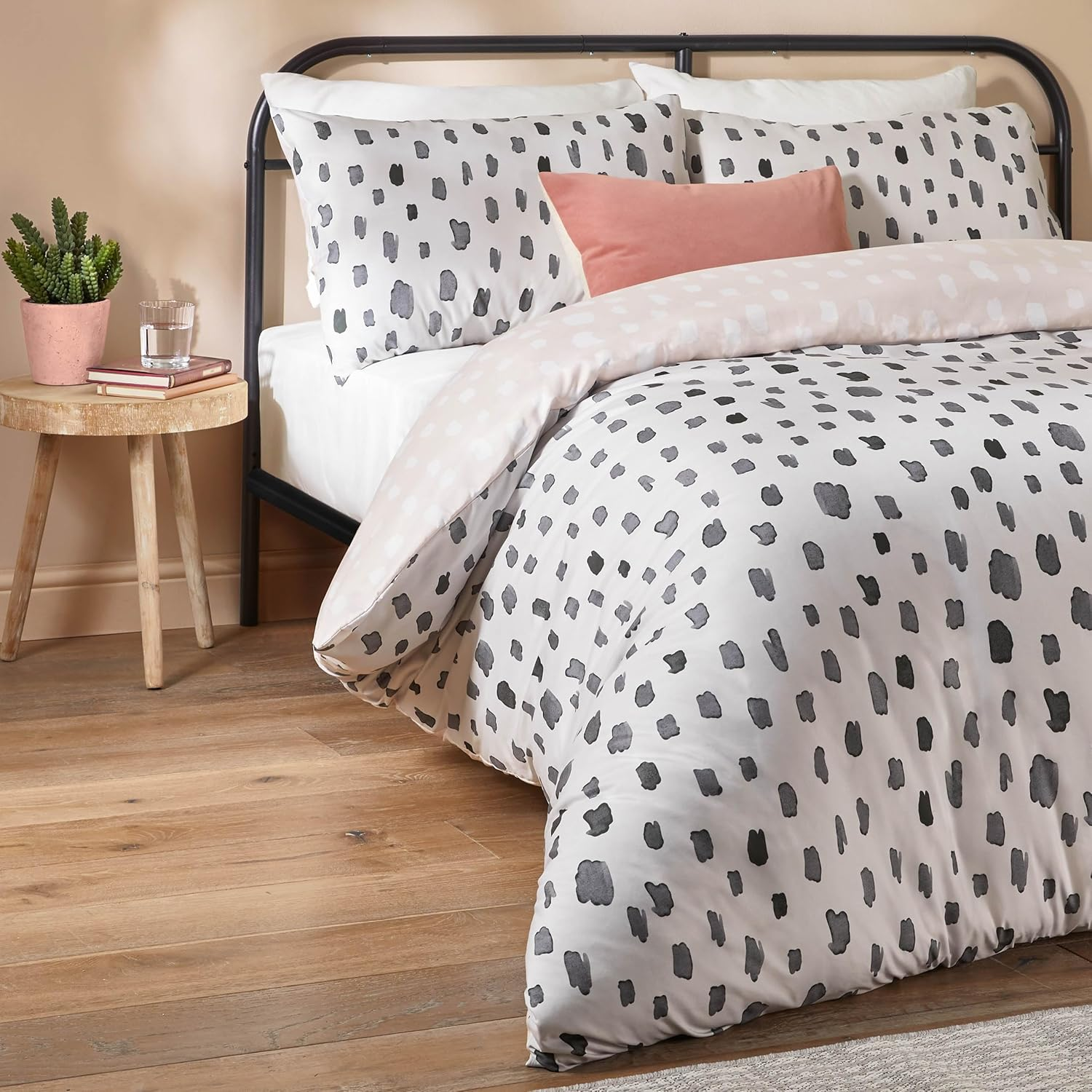 Duvet Day Robi Duvet Cover Set &ndash; Contemporary Spotted Polka Dot Design with Soft-Touch Fabric (Linen/Charcoal - Single) image number 2