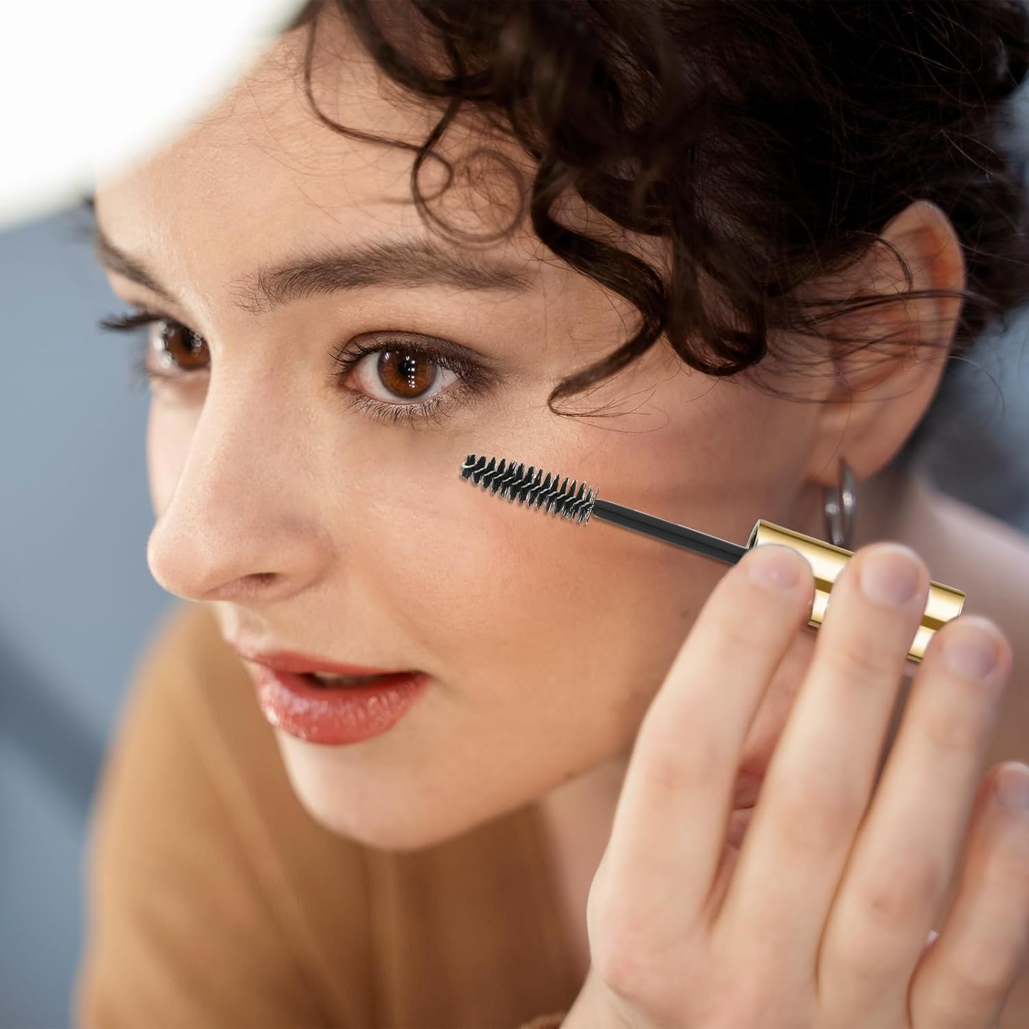 4 Pieces 10ML Empty Mascara Tube and Wand, Plastic Lip Gloss Containers Tubes Refillable Eyelash Serum Applicator Clear Eyelash Cream Dispensers Travel Castor Oil Cosmetic Containers Bottles