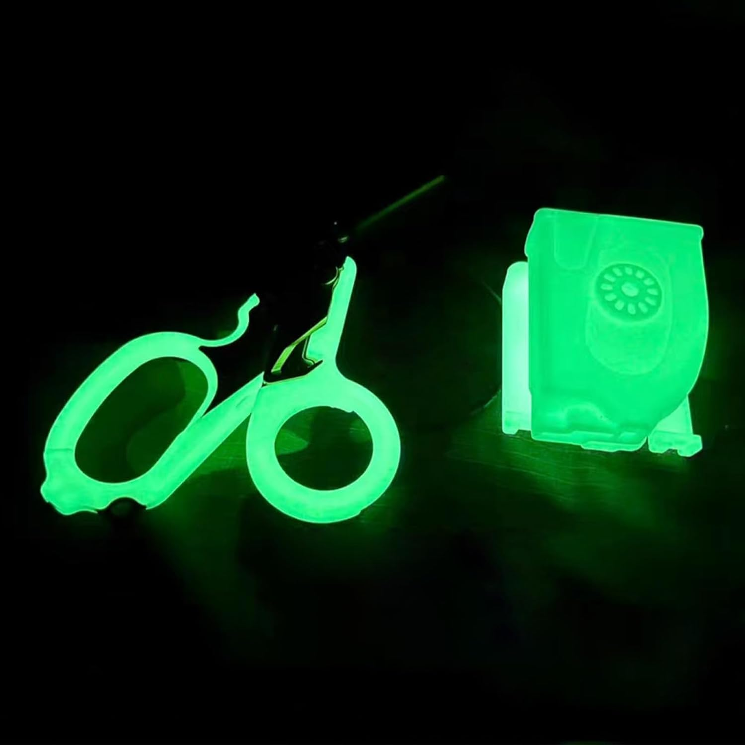 Emergency Response Shears,Stainless Steel Self-Luminous Foldable Trauma Shears,Outdoor Camping Rescue Shears Tools, Luminous White Gold+Sheath image number 4