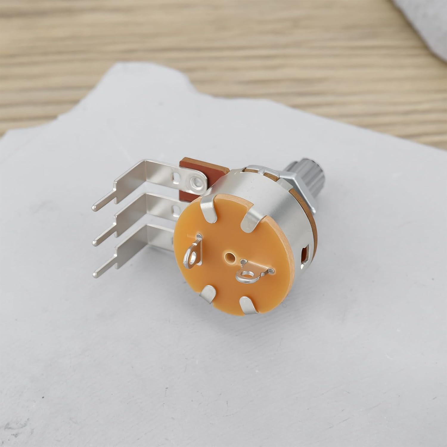 Be in Your Mind 5Pcs B500K 500K Three Terminal Angled Linear Potentiometer for Audio Adjustment Power Amplifier Equipment with Washers and Nuts