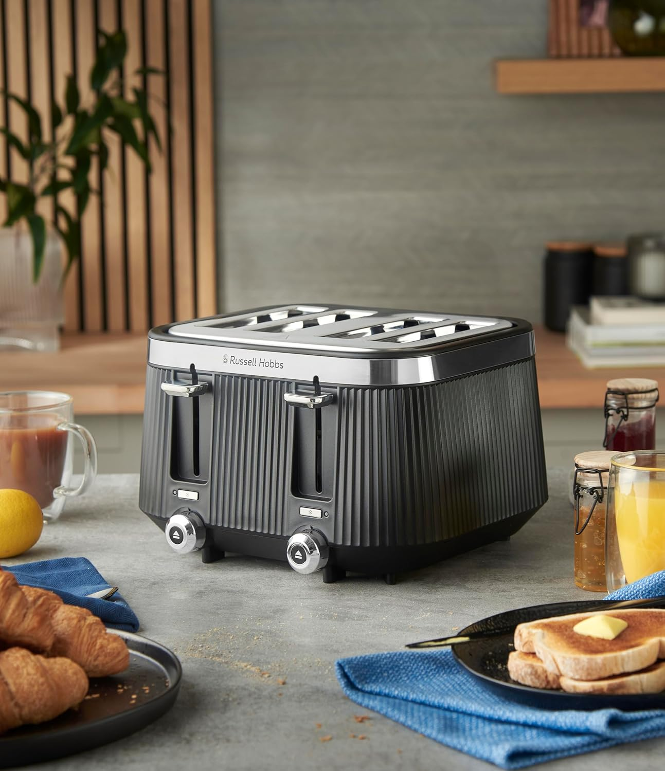 Russell Hobbs Bronte 4 Slice Toaster, RHT2677BLK, Distinctive Design, High Lift for Small Items, Frozen, Reheat and Cancel Settings, Indicator Light, Black image number 4