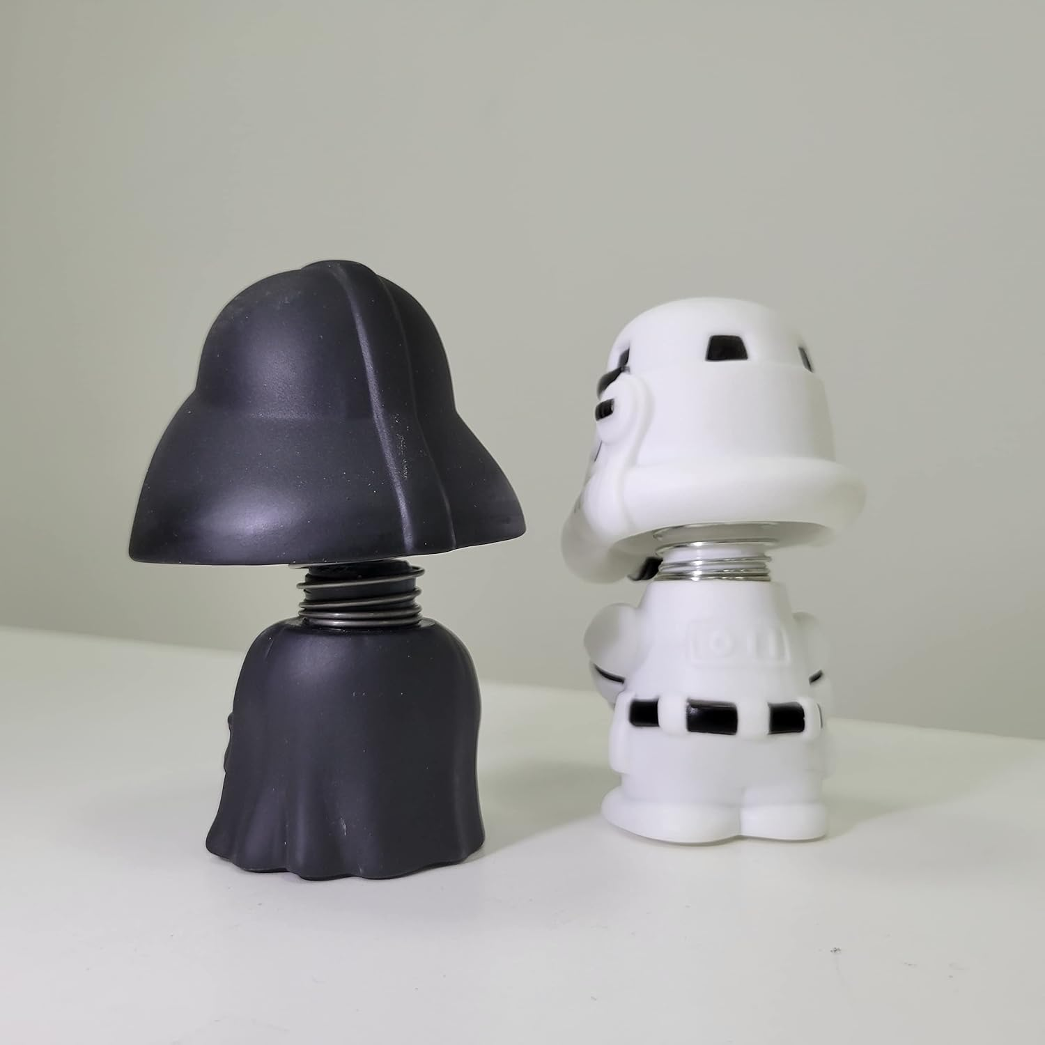 Glurak Wars Black and White Figures Bobble Heads Doll for Car Decoration Desk Deco 10.5 Cm image number 3