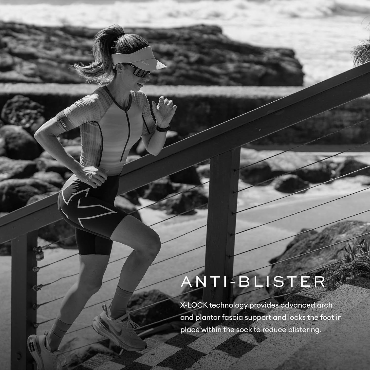 2XU Unisex Vectr Light Cushion Crew Socks White/Grey Small image number 4