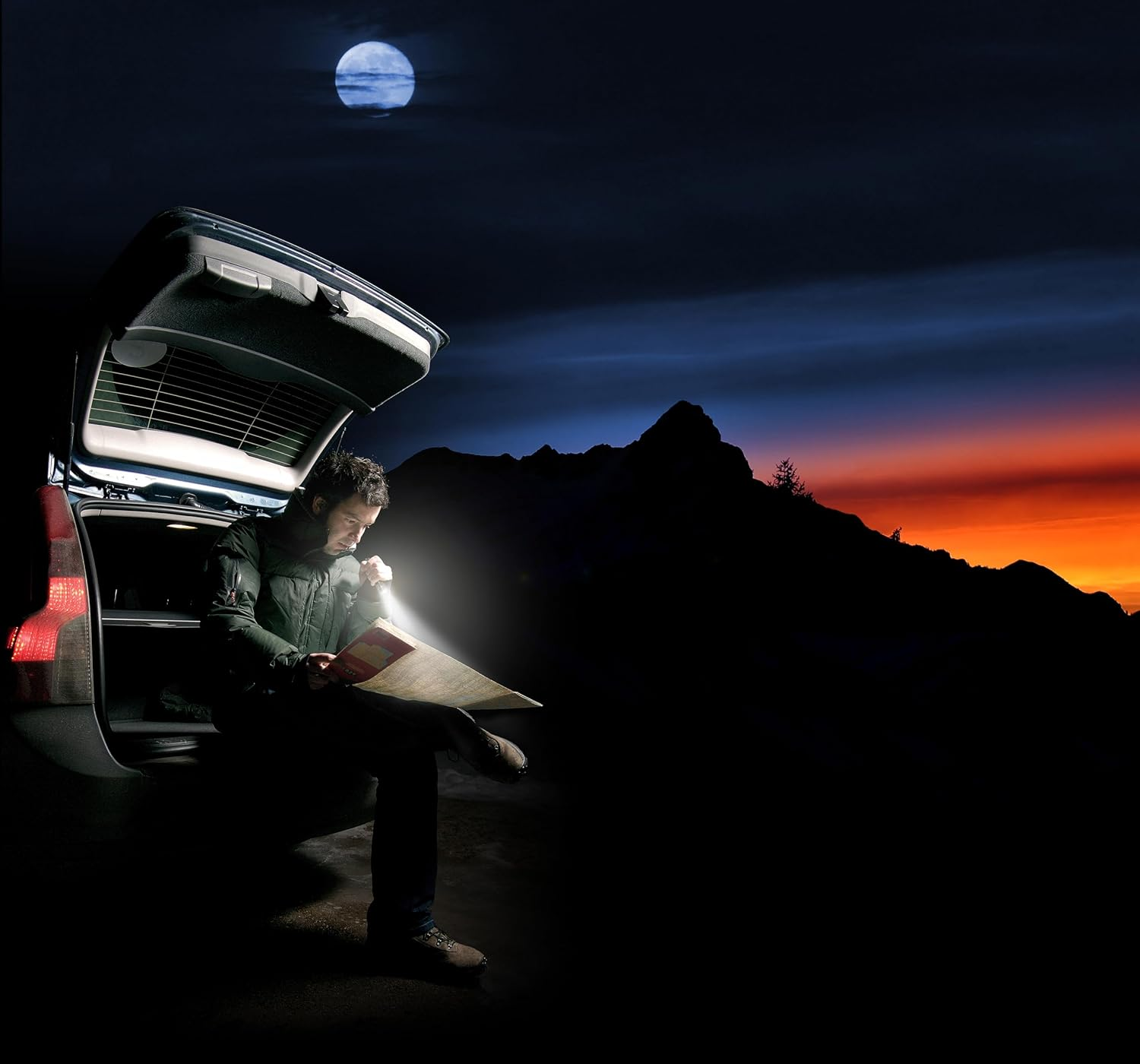 Maglite Mini LED 2-Cell AAA Flashlight - Red image number 4