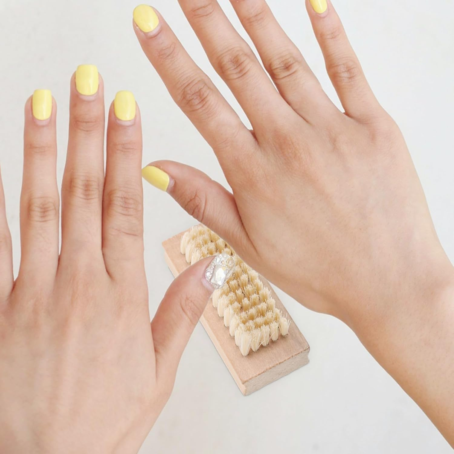 Healvian Wooden Handle Double Sided Nail Brush with Natural Bristle for Nail Cleaning Durable Nail Brush for Fingernails and Toenails image number 5