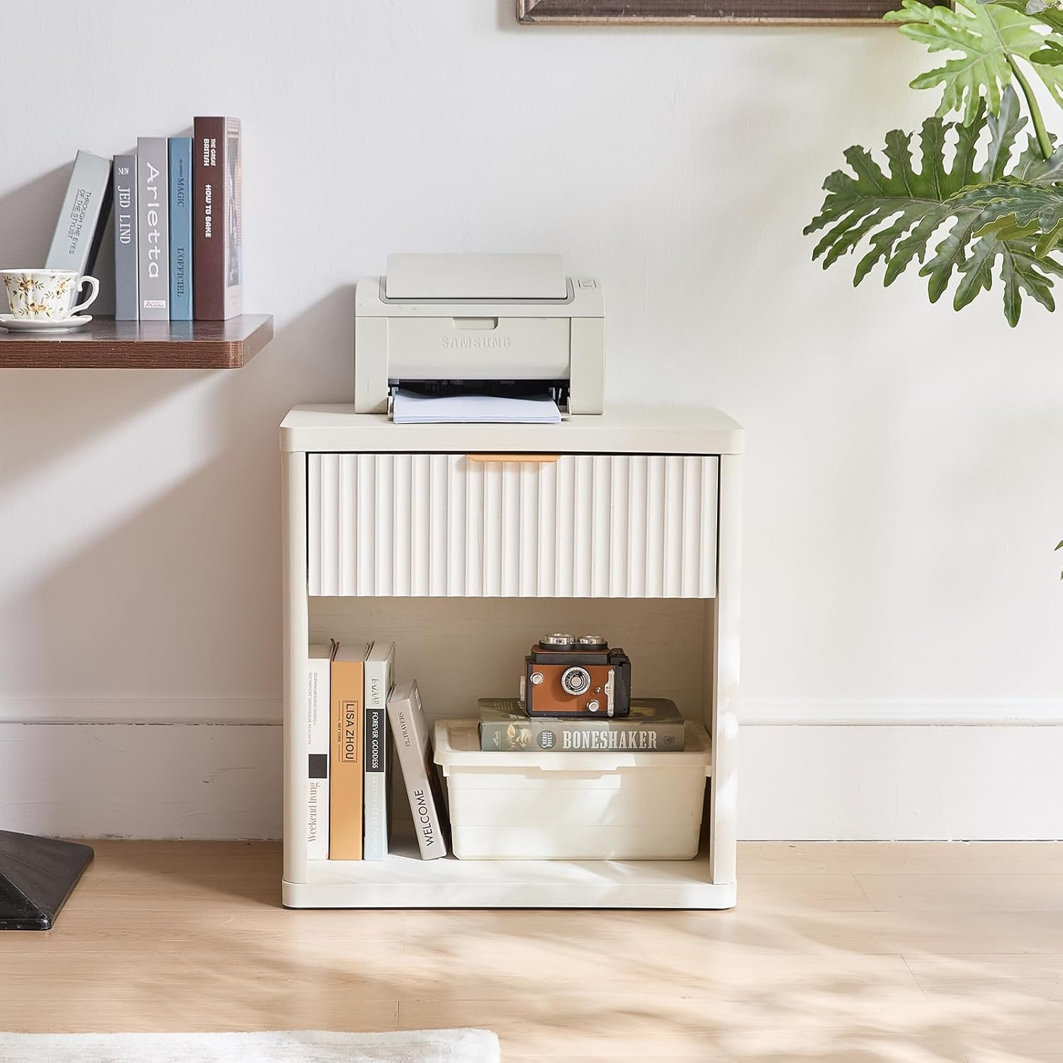 LELELINKY 58 X 39 Cm Fluted Bedside Table with 1 Drawer,Modern White Bed Side Tables Storage Chest of Drawers with Open Shelf,Wood Nightstand Cabinet with Metal Handles for Bedroom,Living Room image number 3