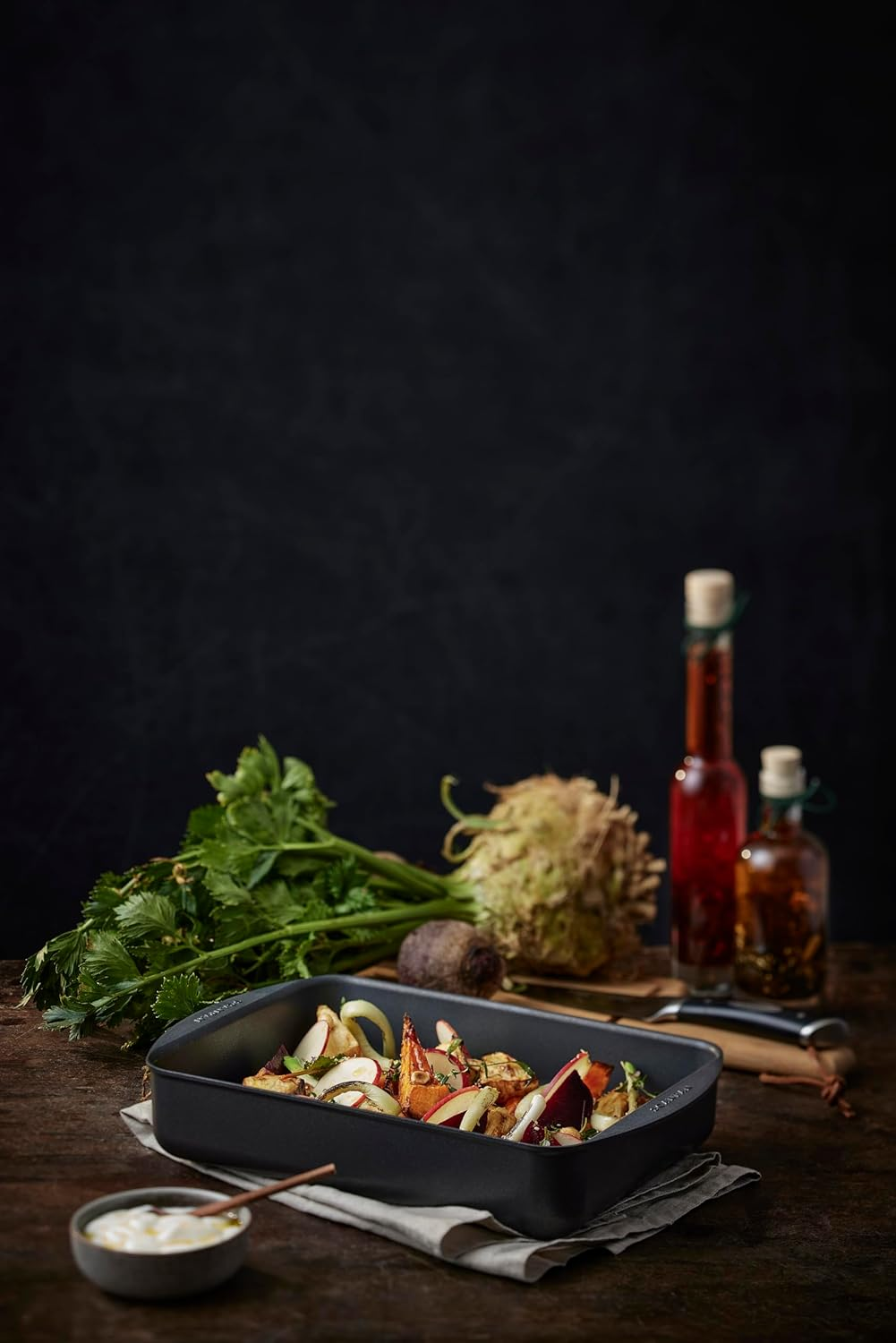 Scanpan 30321200 Classic Roasting Pan, Small, 34 X 22Cm (Ext)/3.25 Litre Capacity, 3.25 Qt, Black image number 1