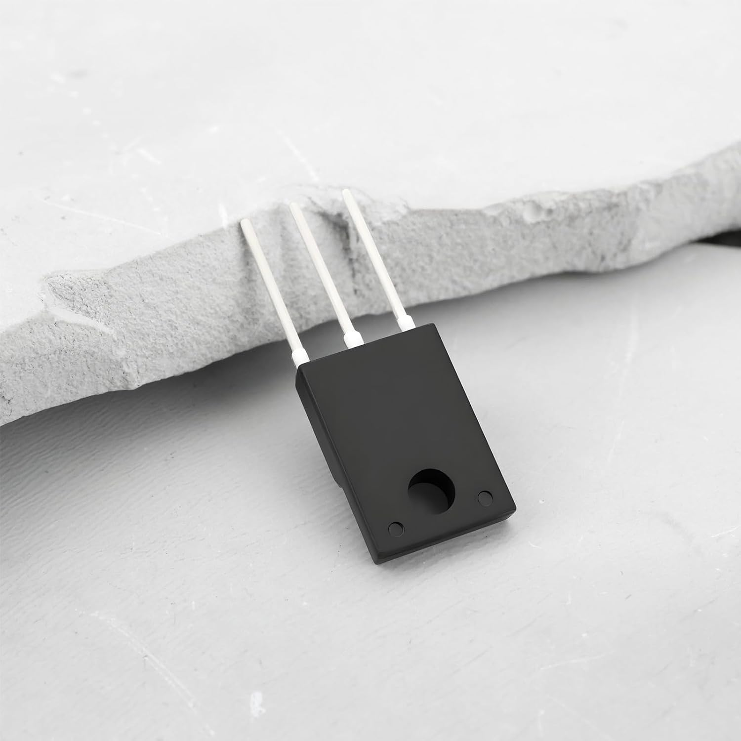 Ecsing 4X MMF60R280QS Large Volume Liquid Crystal Ion Field Effect Tube TO-220 Suitable for Electronic Components image number 5