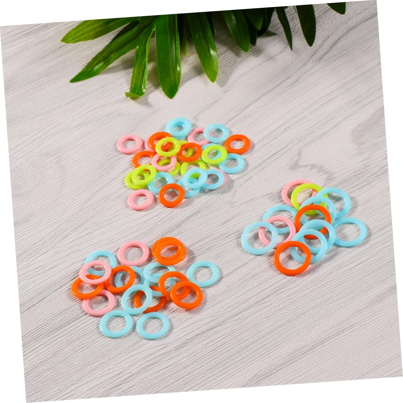 NUOBESTY 300Pcs Circle Knitting Stitch Markers Set Crochet Marker Ring Assorted Plastic Knitting Counters for Yarn Random image number 5