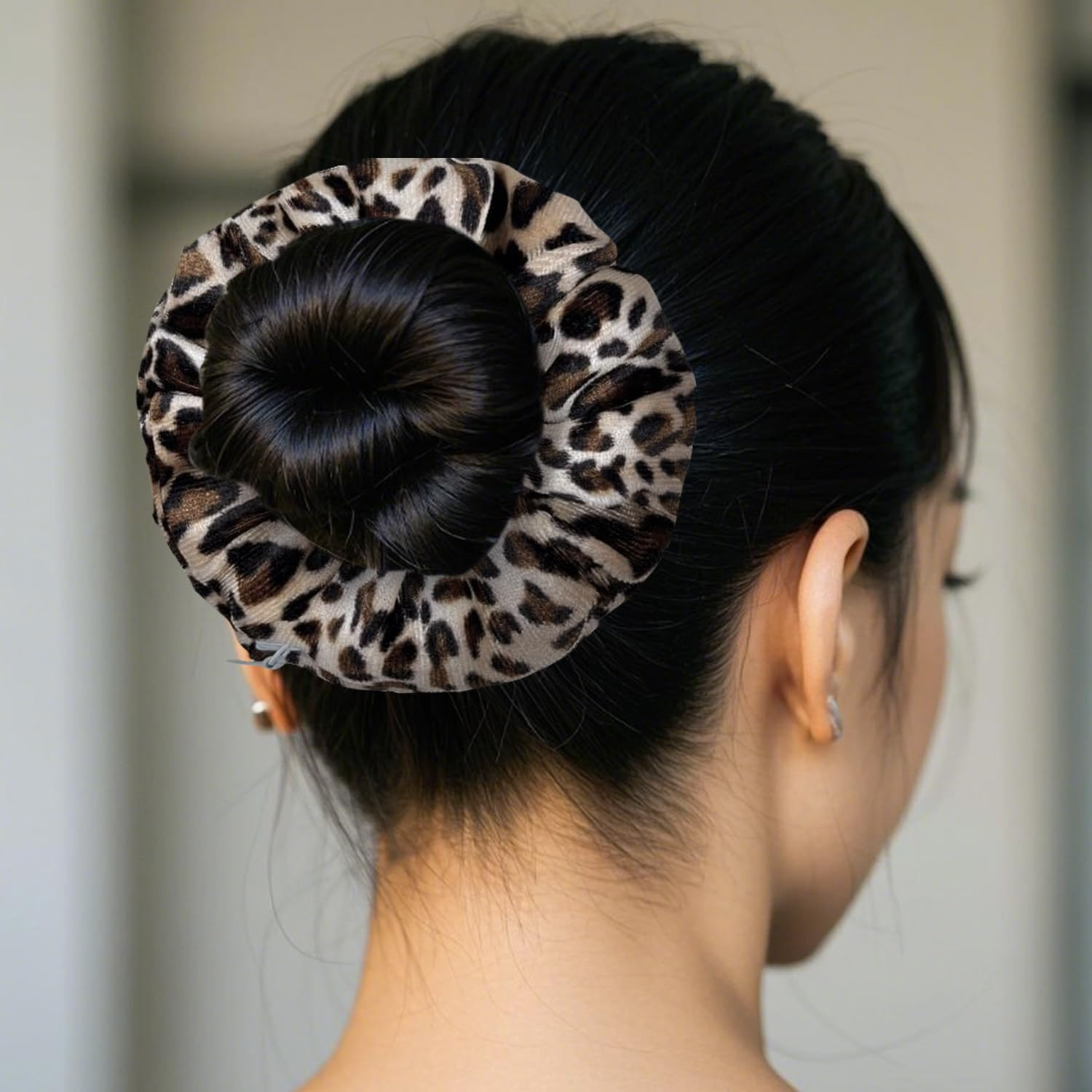 4 X Leopard Print Velvet Hair Scrunchies Yellow Leopard White Blue Pink image number 4