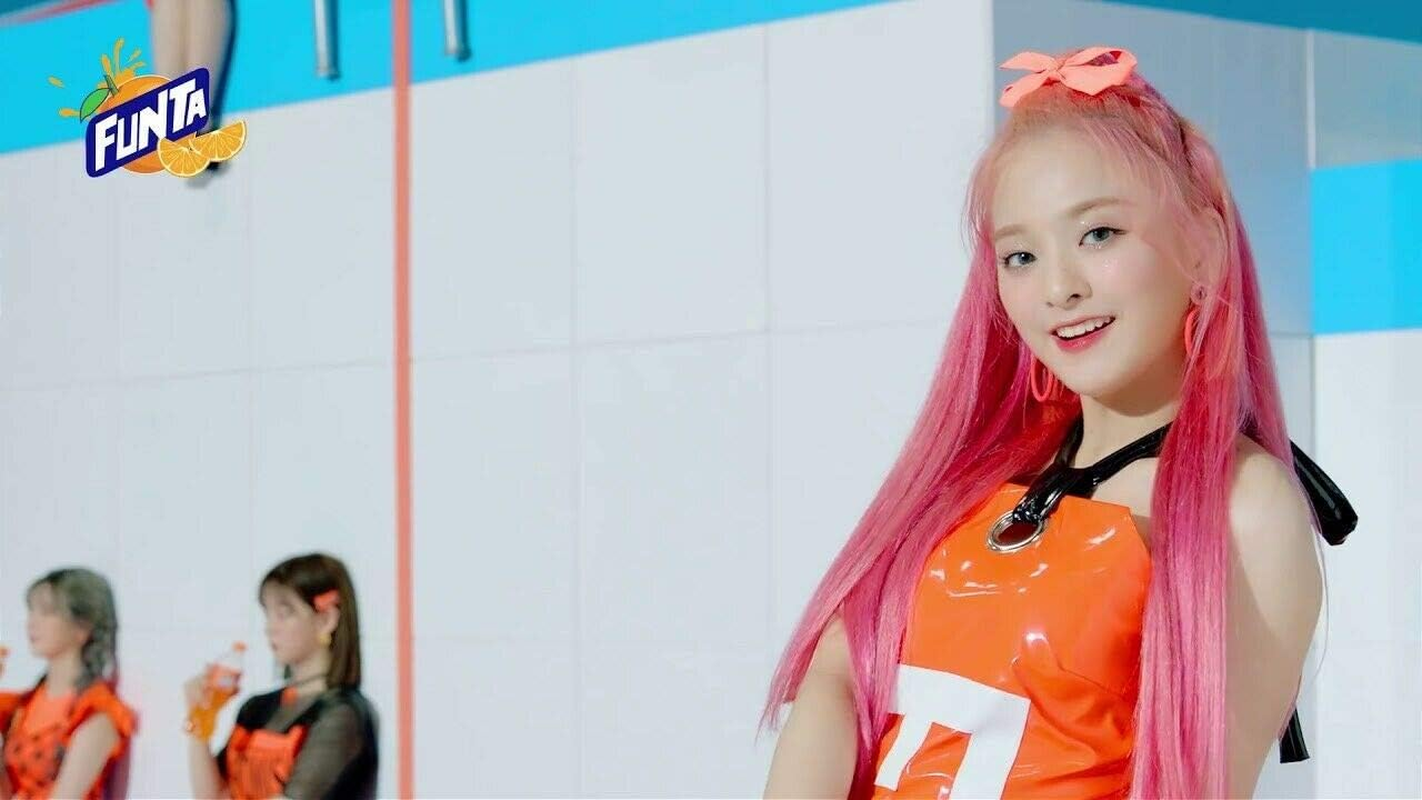 Fromis_9 - [Fun Factory] 1St Single Album Factory Ver Cd+84P Photobook+2P Photocard+1P Pre-Order Item(Drawing Clear Sticker)/On+Tracking K-POP Sealed image number 4