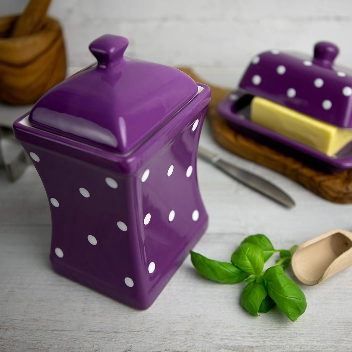 City to Cottage Handmade Purple and White Polka Dot Large Ceramic 31.5Oz/900Ml Kitchen Storage Jar with Lid | Pottery Canister, Cookie Jar, Housewarming Gift image number 3