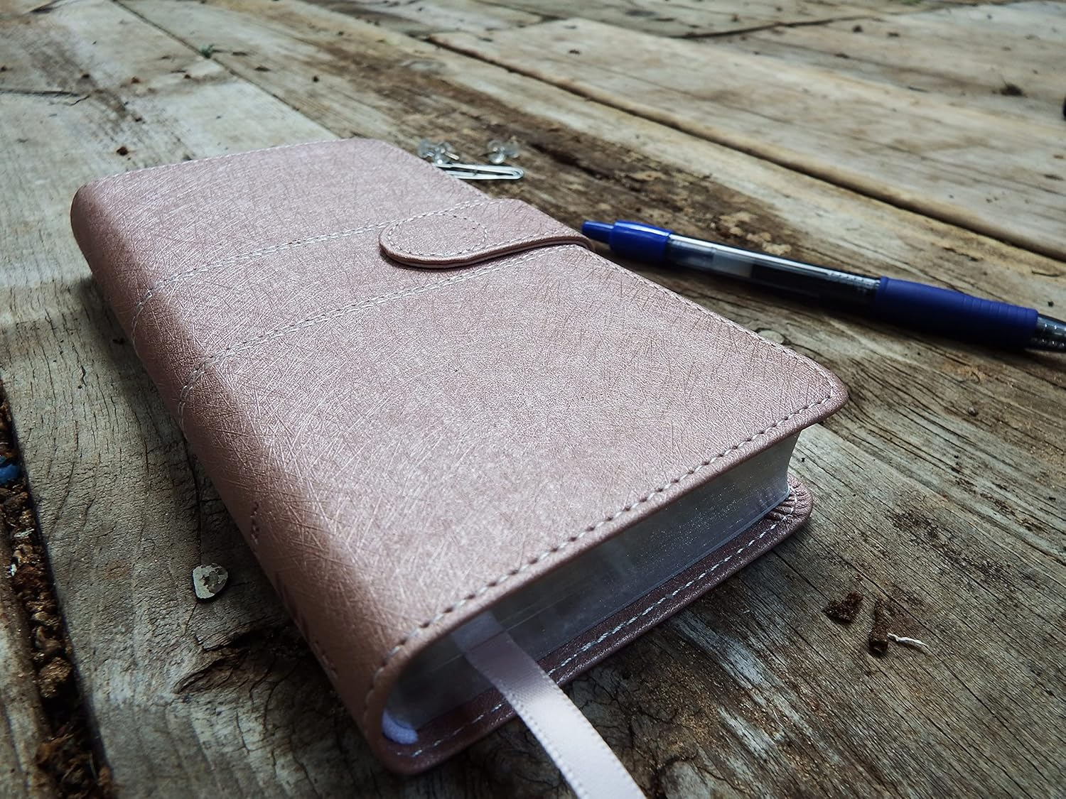 NIV Pocket Thinline Bible, Snap Closure, Red Letter, Comfort Print [Pink] image number 5