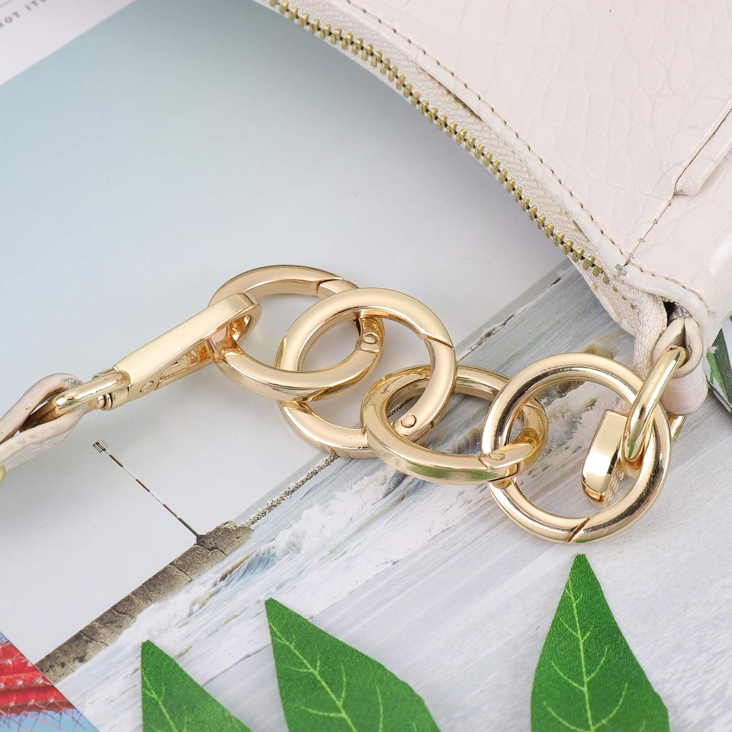 Hysagtek Spring O Rings, 16 Pcs round Spring Snap Clip Hook 35Mm round Carabiner Clips Trigger Heavy Duty Keyring Buckle for Bags Purses Key Chains Crafts, 4 Colors