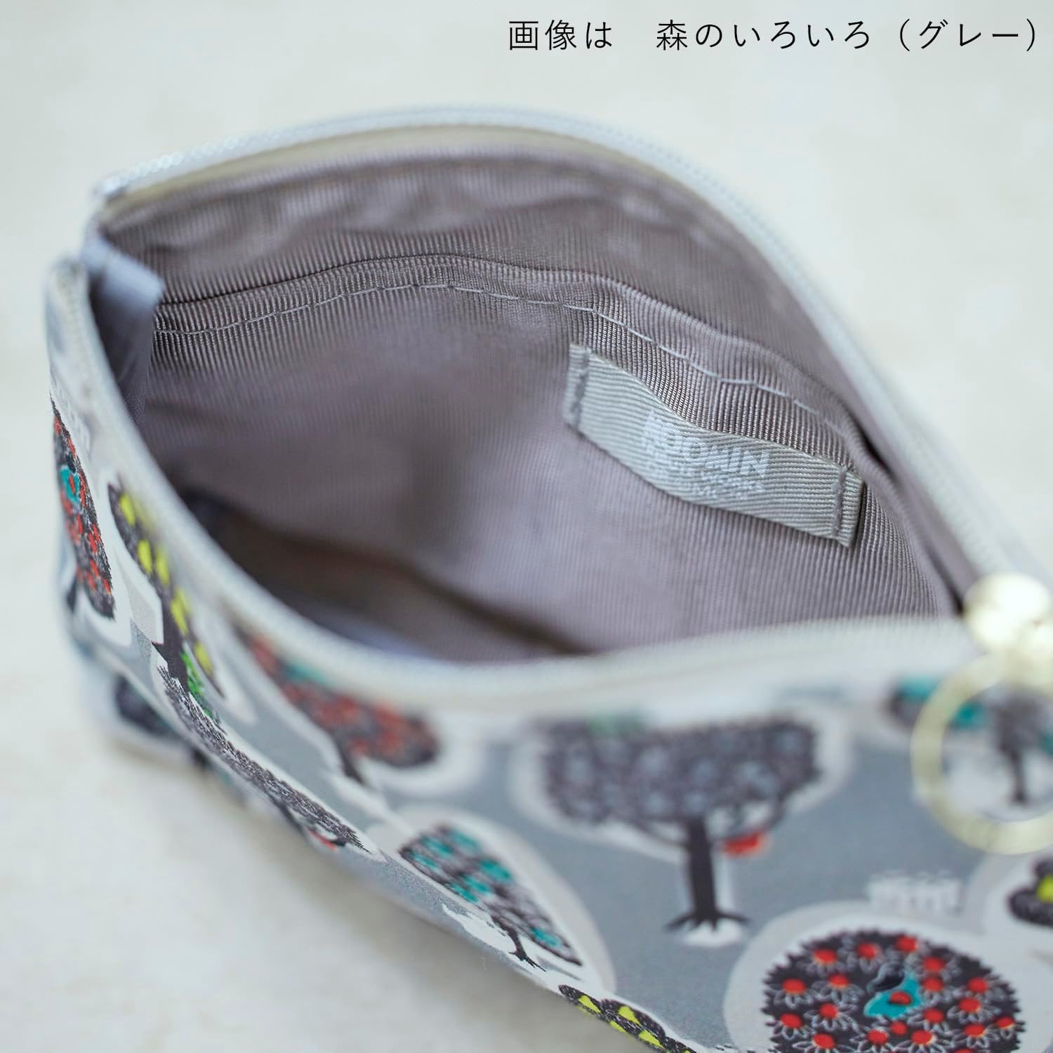 Quarter Report (Moomin) Moomin Basic Pouch Polka Dot Little My Taupe Approx. W 5.9 X H 4.1 X D 1.8 Inches (15 X 10.5 X 4.5 Cm) Cosmetics Cosmetic Pouch Women'S (Zippered) [Made in Japan] image number 6