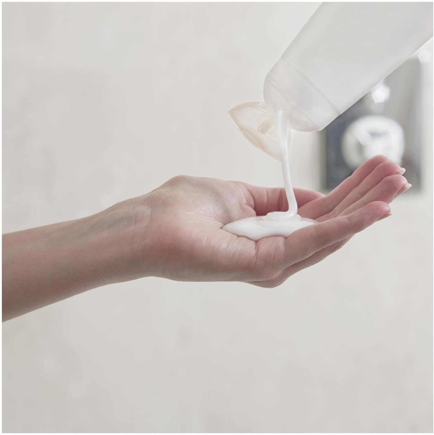 DOVE Daily Moisture 320Ml Shampoo image number 3