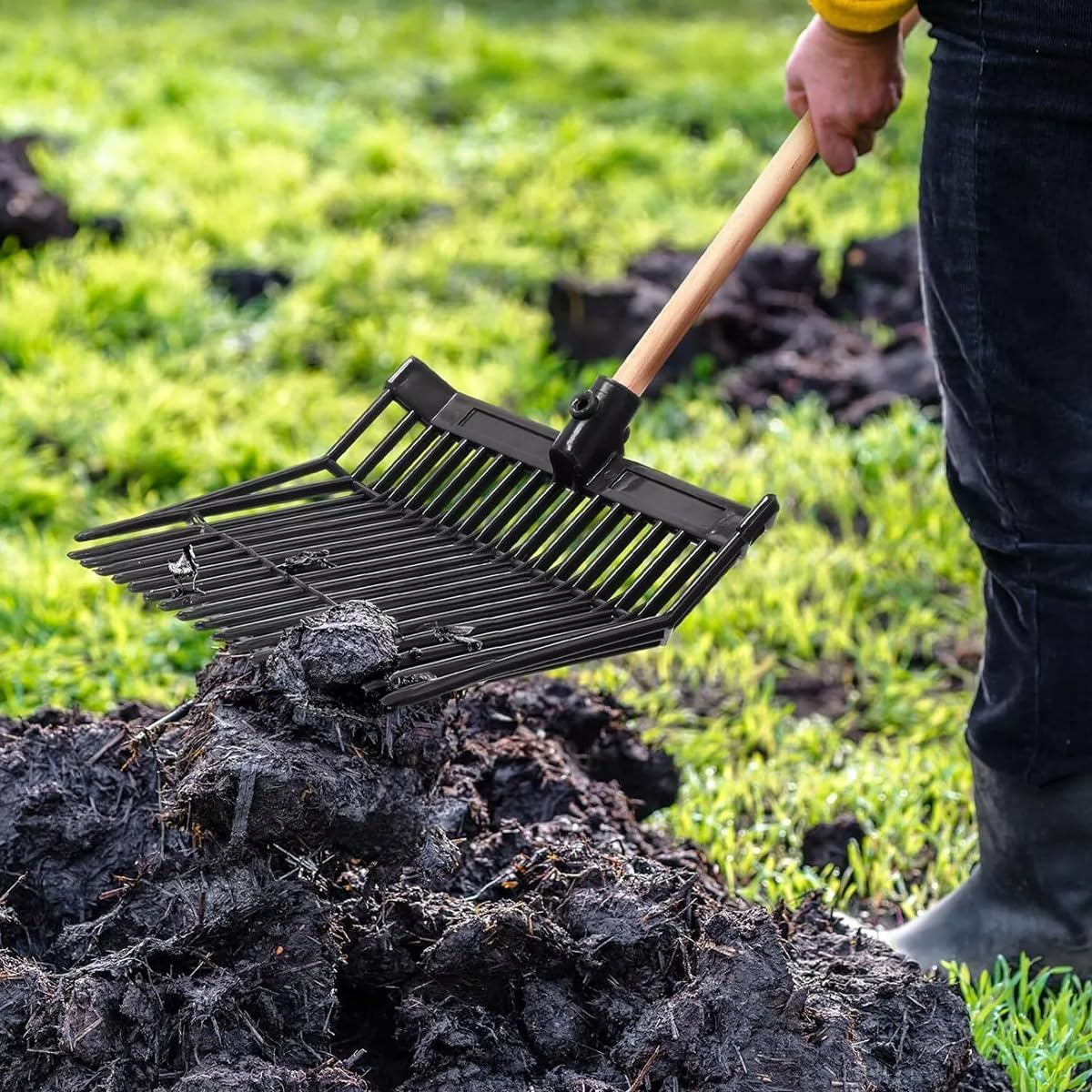 AIMALL ABS Plastic Horse Pitchfork, Large Horse Stable Cleaning Tool, 15.35In X 12.79In Durable Stable Fork for Garden, Horse Grooming, and Stable Supplies - Black image number 7