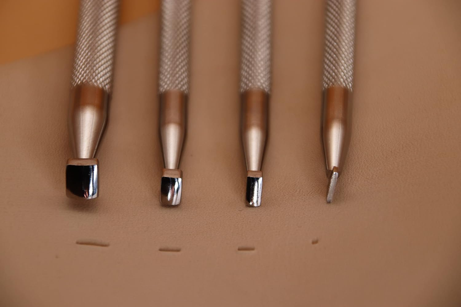 Smooth Angle Beveler Leather Stamping Tool Beveling Set 4Pcs Undercut Beveler Stamps 304 Stainless Steel Carving DIY Leathercrafts Kit