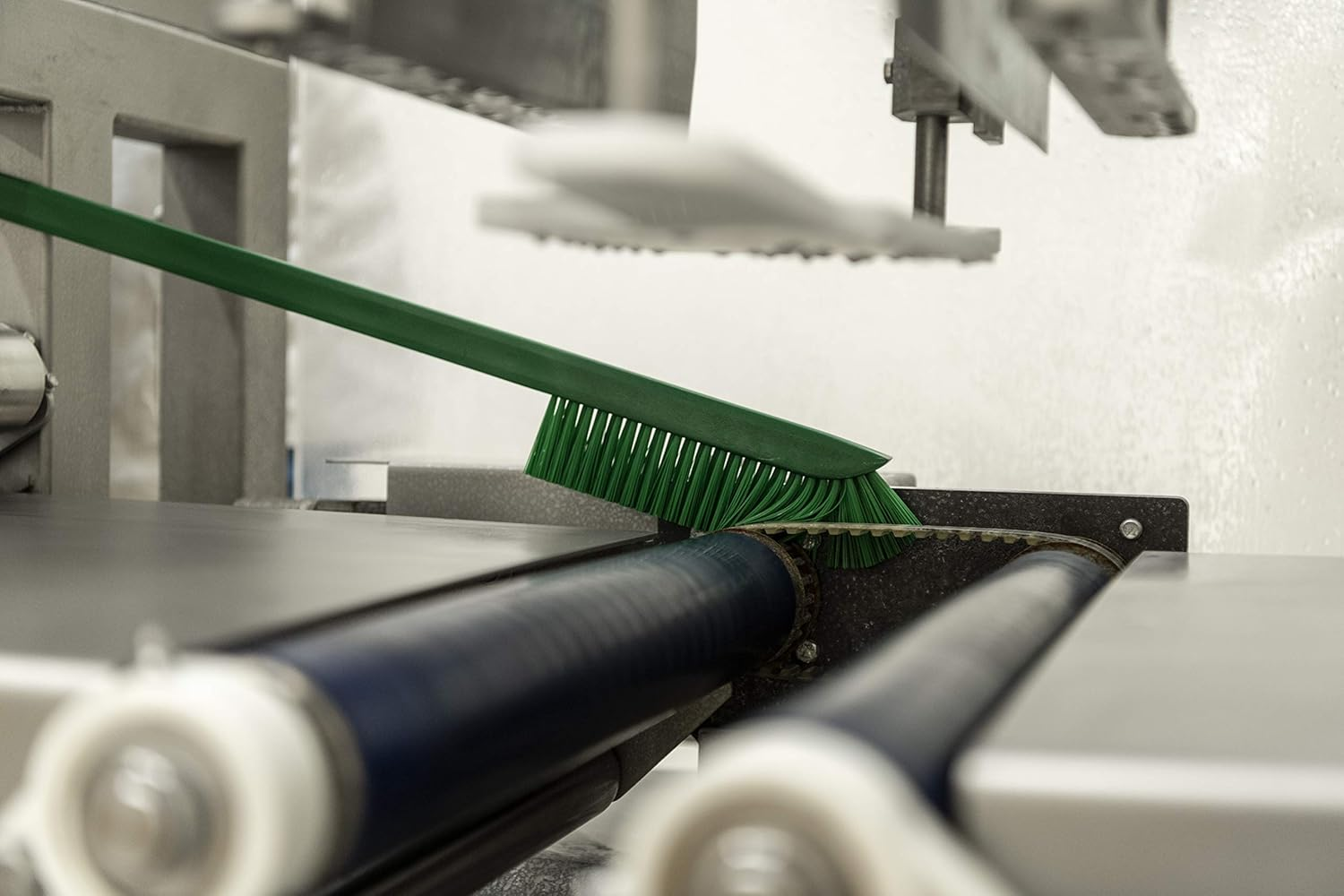 Vikan Ultra Slim Brush, Regenerated Polypropylene Block, Green, One Size - Red image number 2