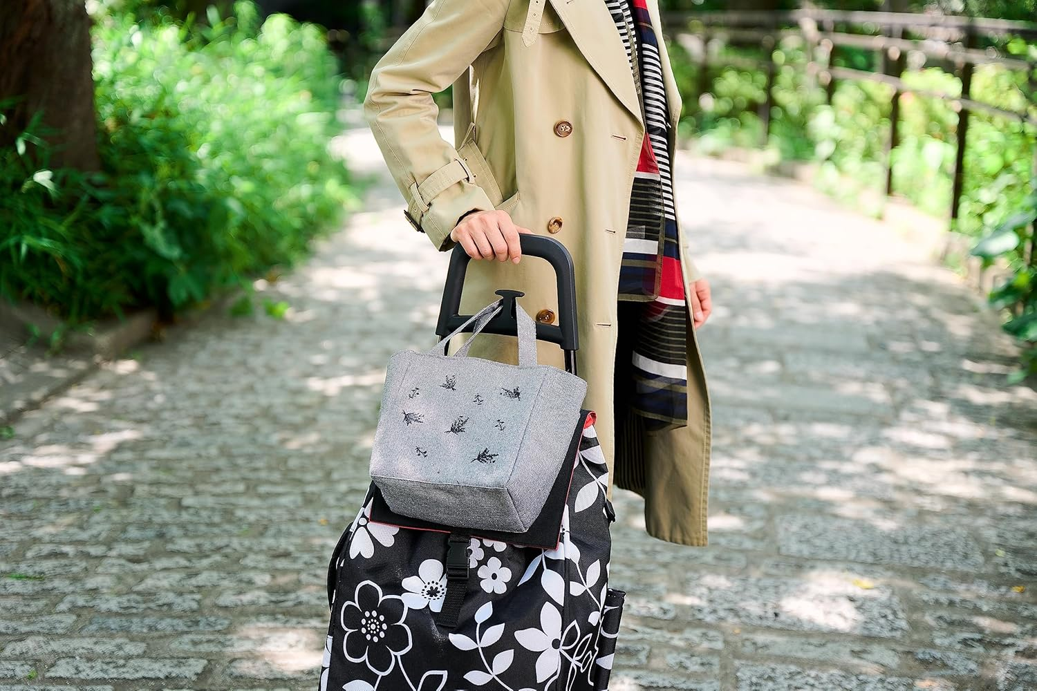 Cocoro 544914 Cocoro Shopping Cart Flower Cart Set, Navy, 1.6 Gal (40 L), Luggage Hook, Floral Pattern, Foldable, Pocket Storage, Cold Retention, Thermal Retention, Eco Bag, Shopping, Stylish, Cute, image number 3