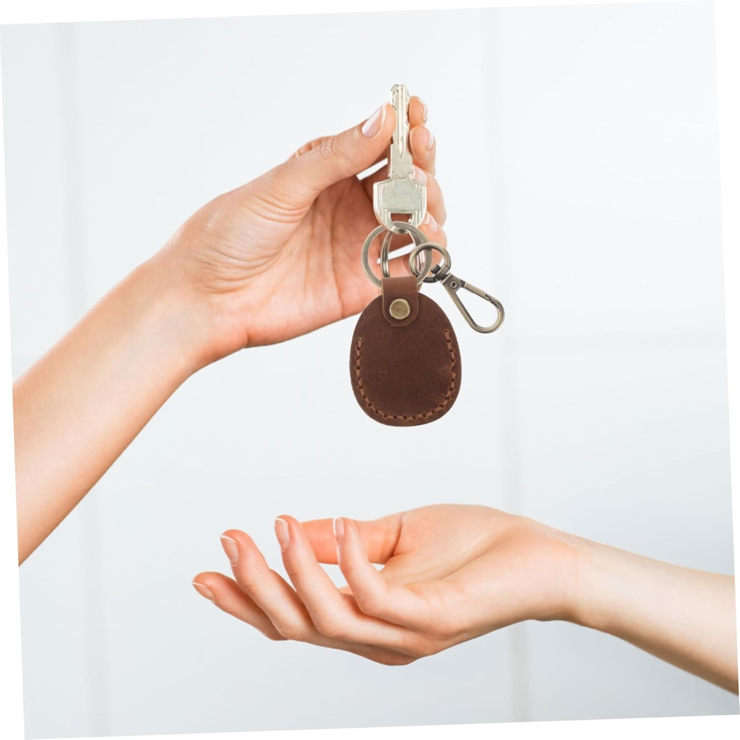 MUCKLILY 3Pcs Retro Pu Card Holder Keychain Set, Handmade Small Access Card Sleeve Protector with Ring, Womens Mini Storage Pouch for Electronic Keys and NFC Tags image number 5