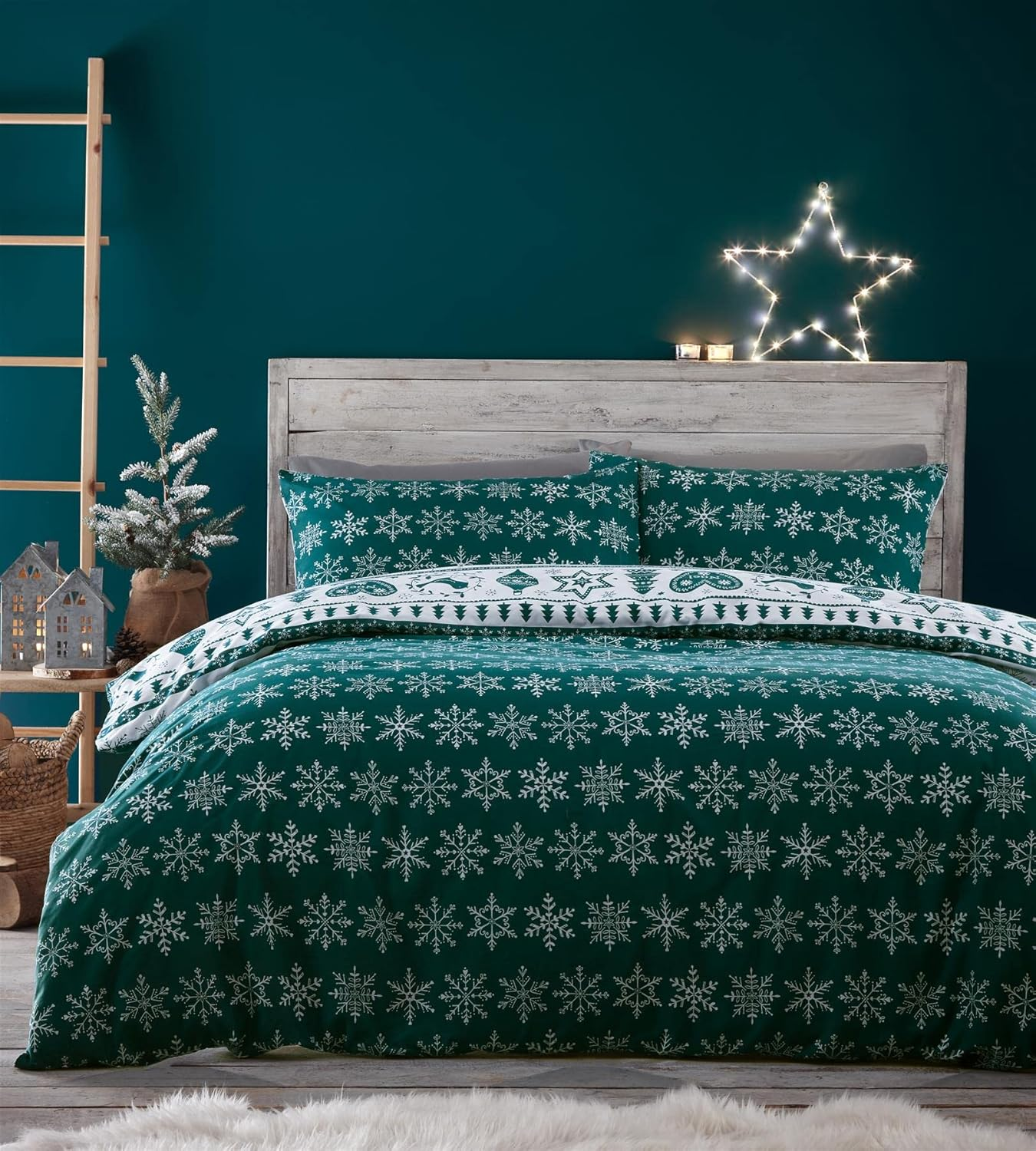 Portfolio Home Festive Noel Teal Green Duvet Cover Set Christmas Super King Bedding Set PNOED4C image number 1