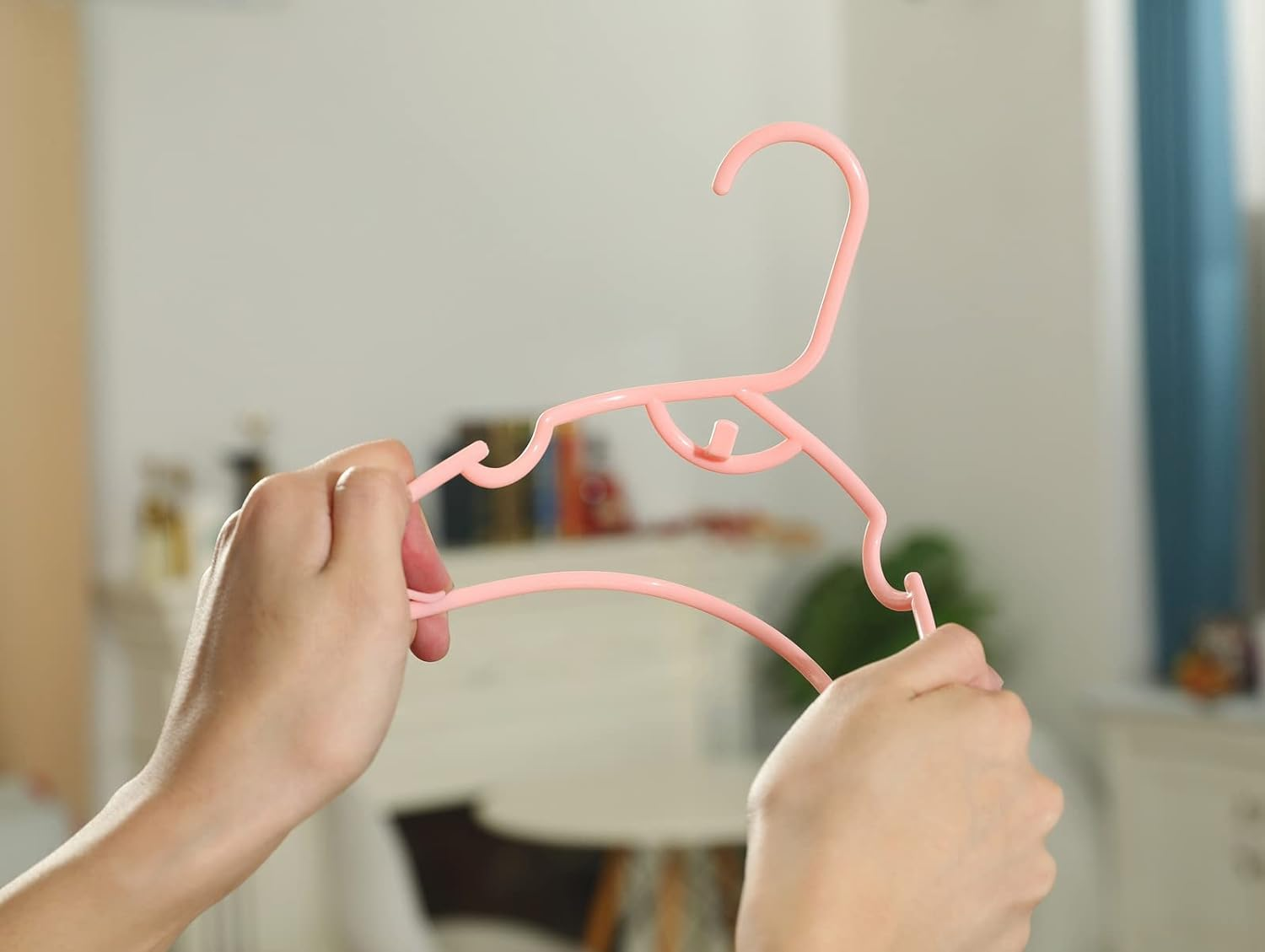 VIIBASE 40Pcs White Baby Nursery Closet Hangers,Non-Slip Laundry Infant Pant Hanger for Born Clothes Gift,Stackable Hangers,Save Space Ultra-Thin Child Coat Hanger for Girl Boy Toddler Kid image number 4