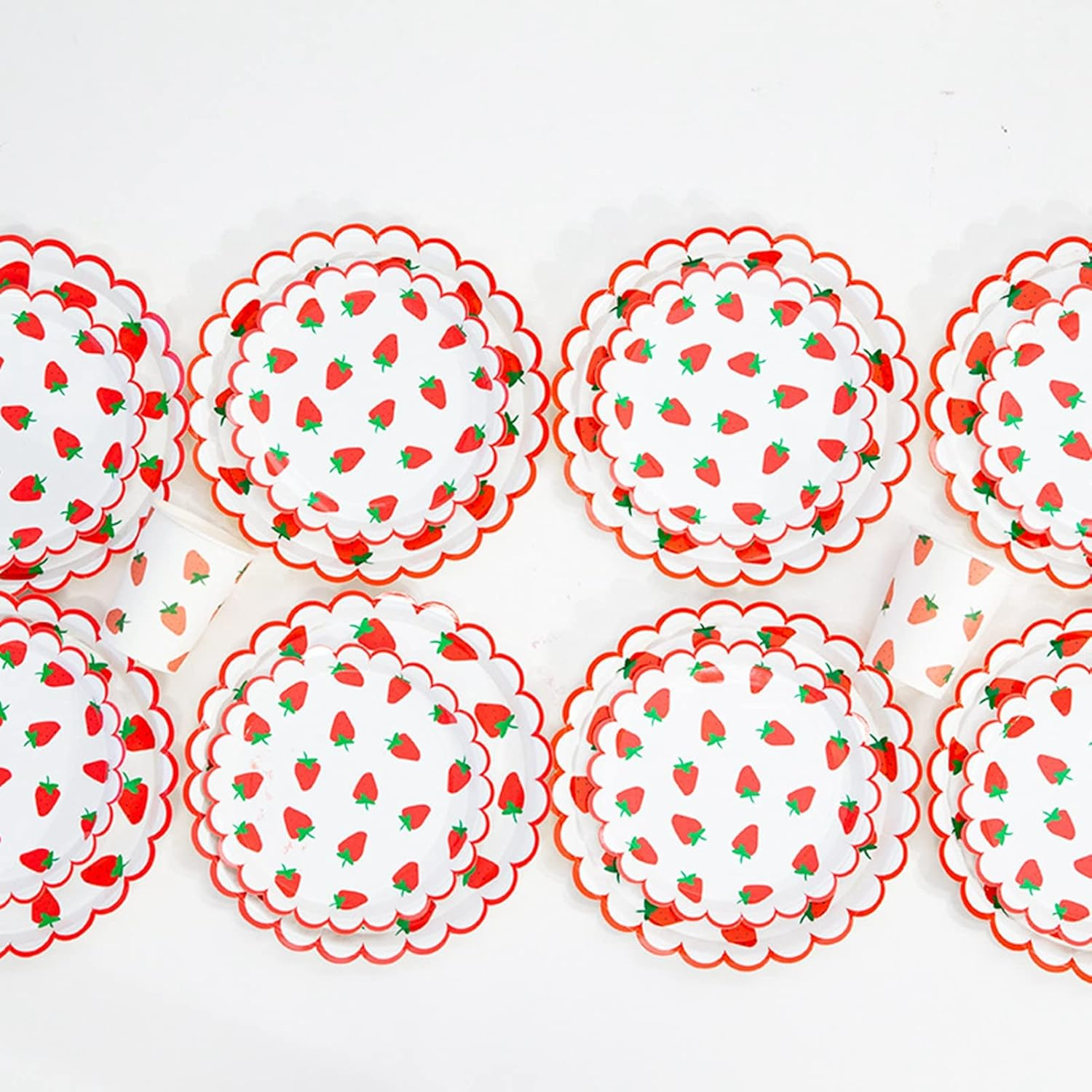 Maitianguyou 40 Count Disposable Strawberry Birthday Decorations,Paper Plates Strawberry Decorations Party Supplies for Appetizer,Picnic,Baby Shower,Barbecue,Wine Party Supplies(Strawberry2#,7 Inch)