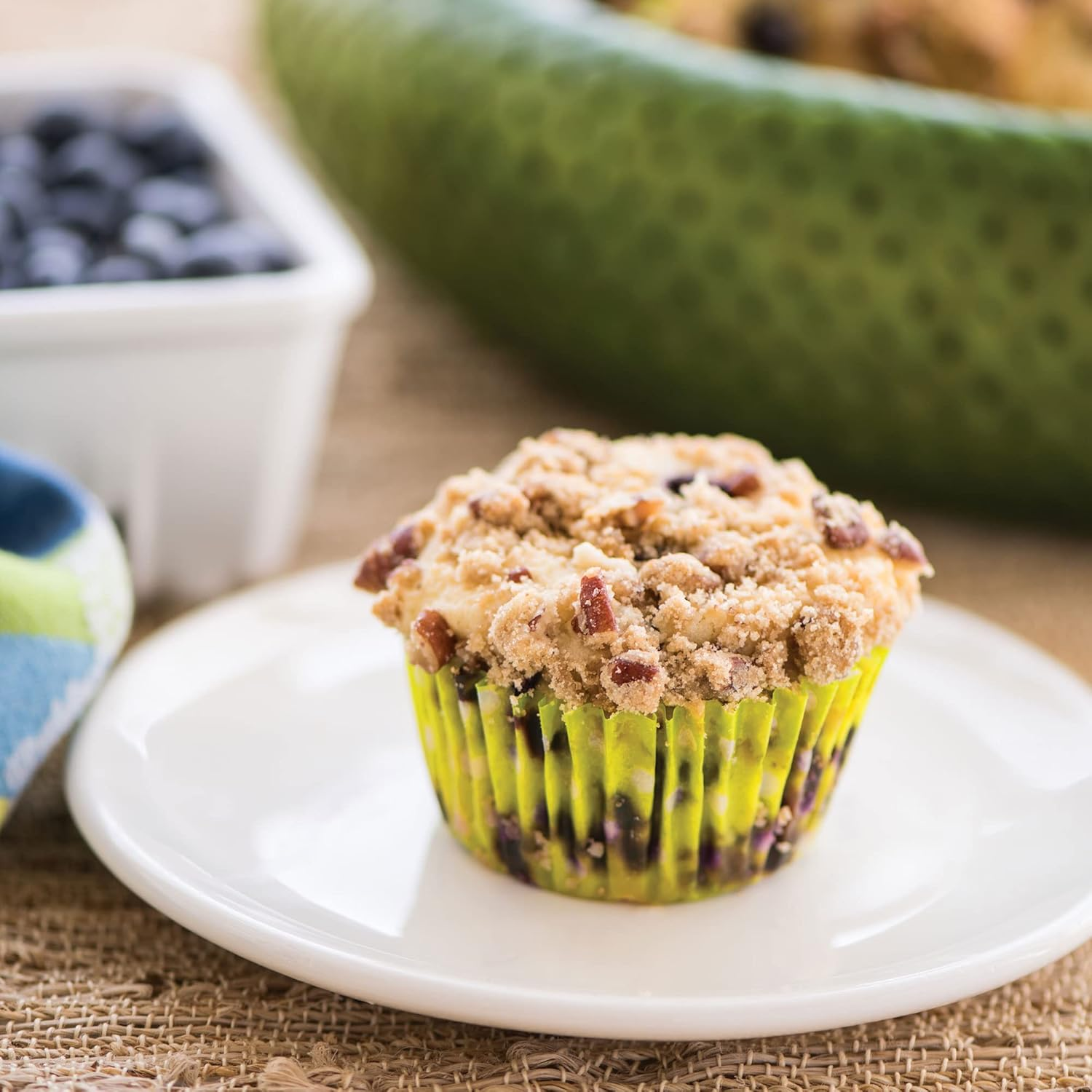 Nordic Ware USA Natural Aluminium 6-Cup Muffin Pan, 25.5 X 18 X 3.5 Cm Silver image number 3