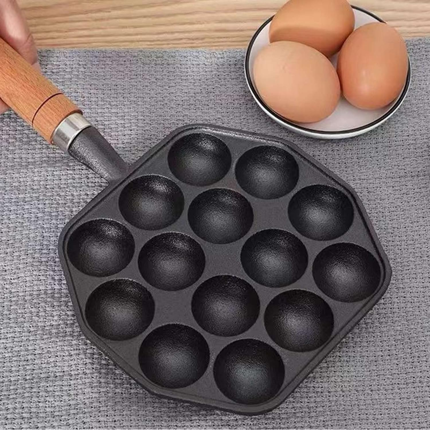 Nonstick Cast Iron Takoyaki Pan with 14 Molds, Detachable Handle, Fast Heating, Easy to Clean for Home Cooking image number 2