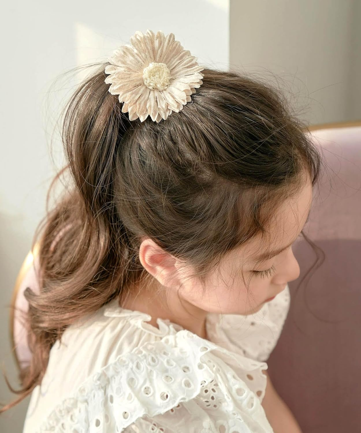 [Laura] Hair Accessories Cottage Flower Hair Elastic for Girls Diameter: 3.1 Inches (8 Cm) (Because It Is Handmade, There May Be Minor Errors.), Beige, 直径：8Cm (ハンドメイドですので細かな誤差が生じることがあります。予めご了承ください。) image number 1