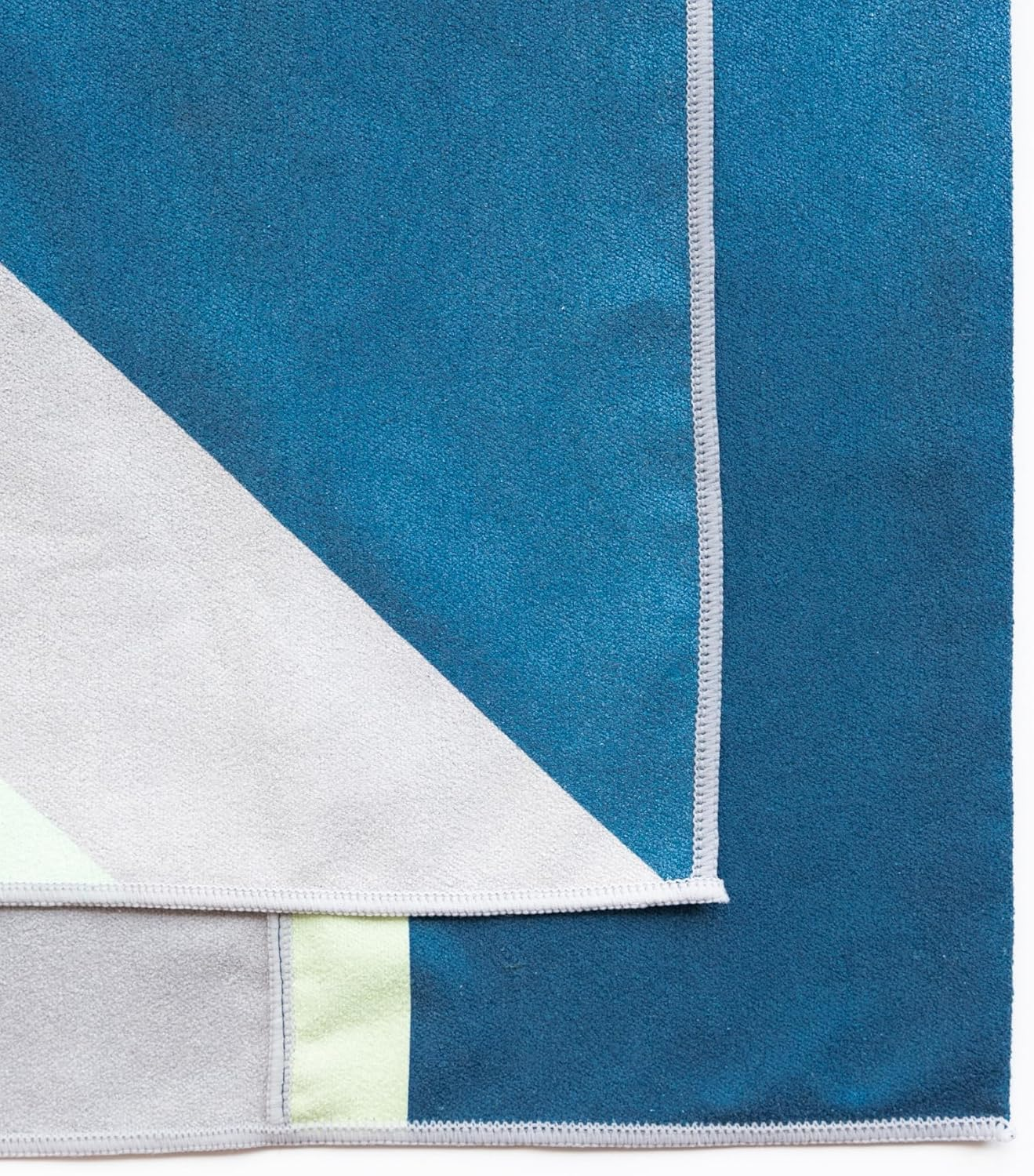 Car Seat Towel &ndash; Quick-Dry, Sweat-Proof Seat Cover with Zipped Pocket | for Car, Gym, Beach & Travel (The Peppy) image number 1