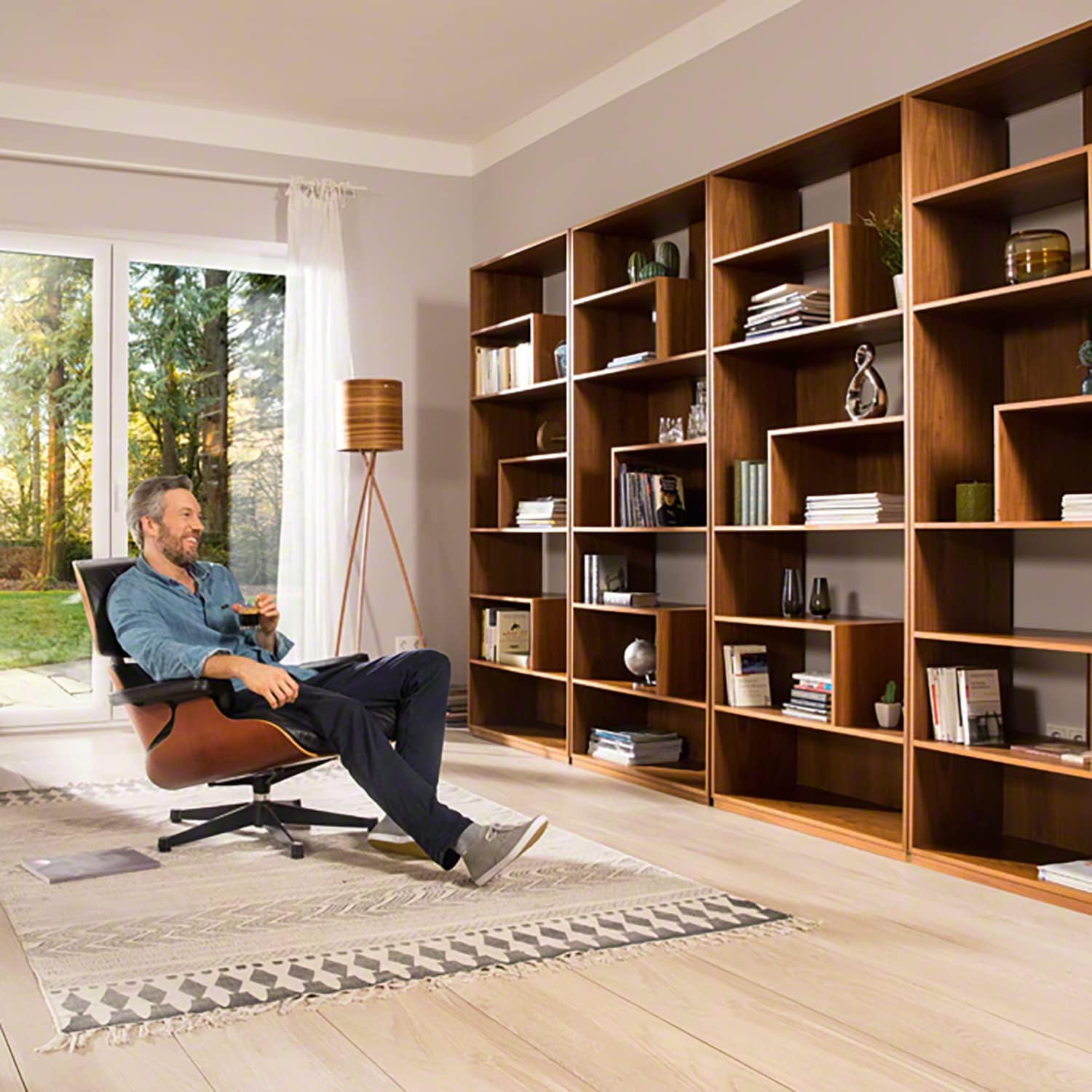 Bosch Cordless Screwdriver Pushdrive Starter Set (3.6 V; 1.5 Ah; 5.0 Nm; 10 X Screwdriver Bits; with Micro USB Cable; in Box) image number 2