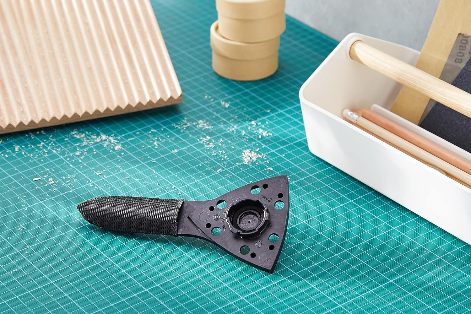 Bosch Accessories 1X Sanding Finger (Oval, for Small Spaces, Tight Gaps, Corners, Accessories for Sanders) image number 1