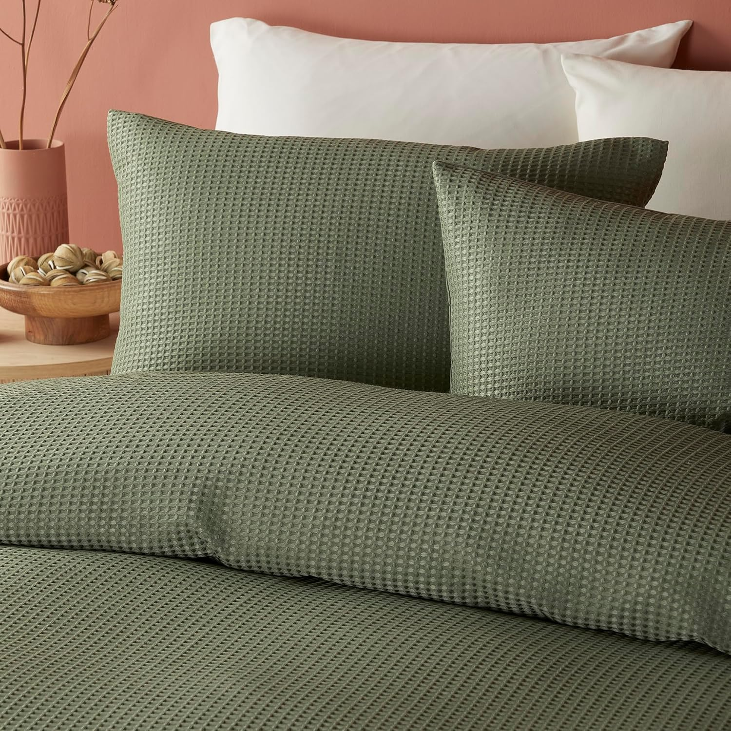 Serene - Green Waffle Duvet Cover - Double Bedding Size (200 X 200Cm) - Soft Touch - Luxury Bedding - Grid Pattern Textured Duvet Cover in Khaki Green - Square Puckered Bedding - Lindly Collection image number 3