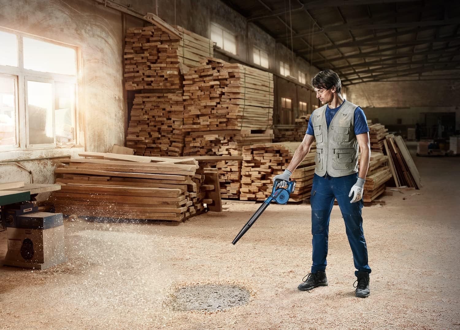 Bosch Professional 18V System Cordless Workshop Blower GBL 18V-120 (270 Km/H Airflow Speed, Incl. 4X Accessories, without Batteries and Charger, in a Box) image number 4