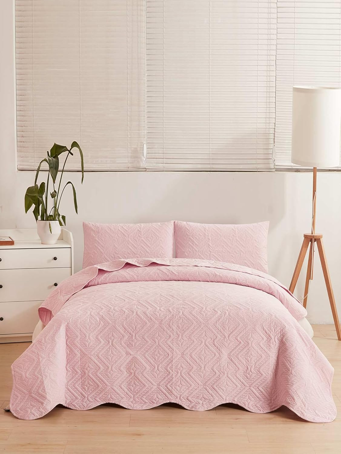 Techshining 3 Piece Bedspread Coverlet Set - Lightweight Microfiber & Cotton Fill, Reversible Pink Quilt with Pillow Shams for Twin, Full, Queen, King (Queen) image number 5