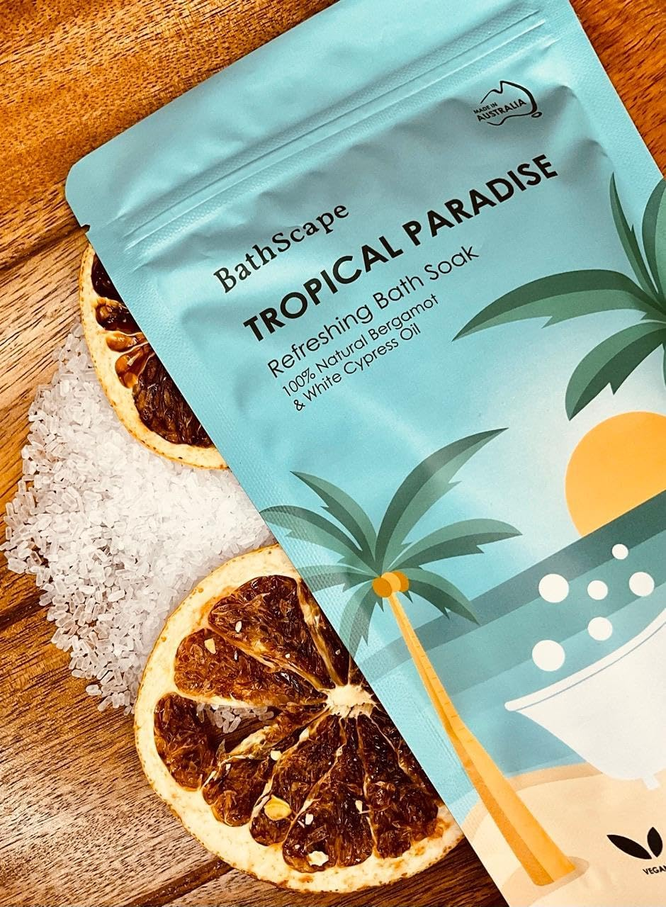 Tropiocal Paradise Refreshing Epsom Bath Salt Soak image number 2
