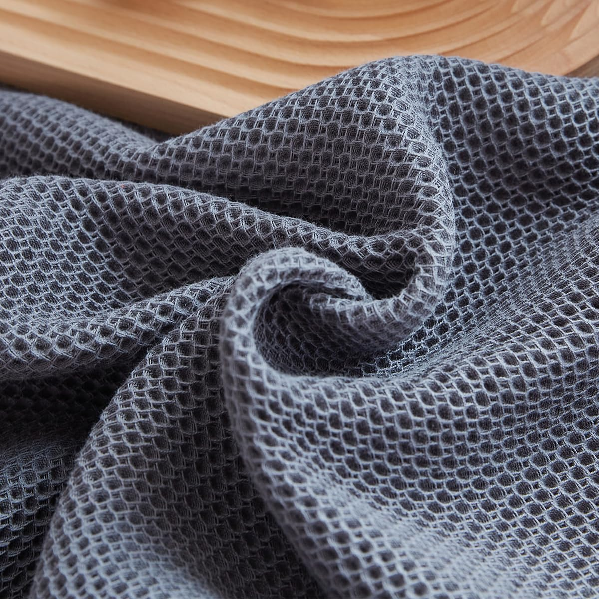 100% Cotton Thermal Blanket, Breathable Bed Blanket, Soft Waffle Blanket, All Season Cotton Blanket (Grey, 150X200Cm) image number 4