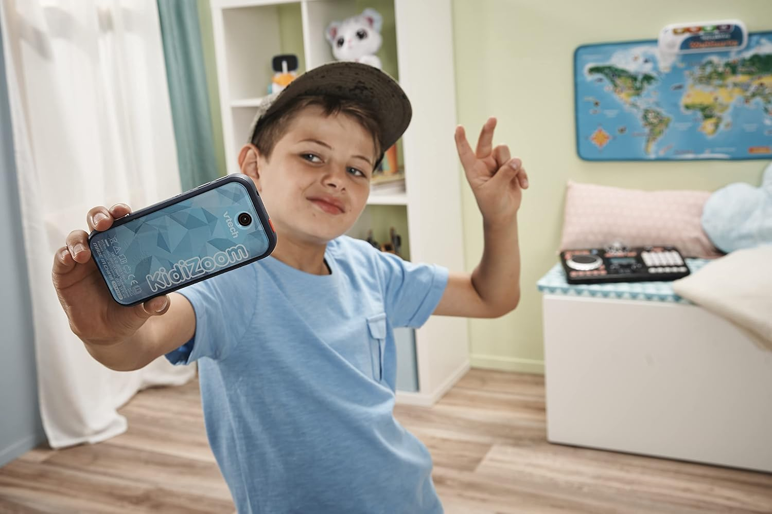 Vtech Kidizoom Snap Touch | Bluetooth Device for Kids with Camera & Games | Suitable for Boys & Girls 6+ Years | Blue image number 3