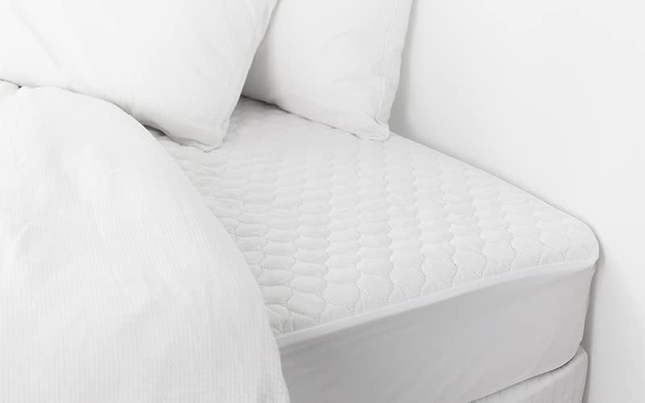 Tontine Comfortech Allergy plus Anti-Stain Mattress Protector, King &ndash; Soft Microfibre with Teflon Protection &ndash; Quilted Comfort & Anti-Microbial &ndash; 50Cm Fitted Skirt &ndash; Machine Washable