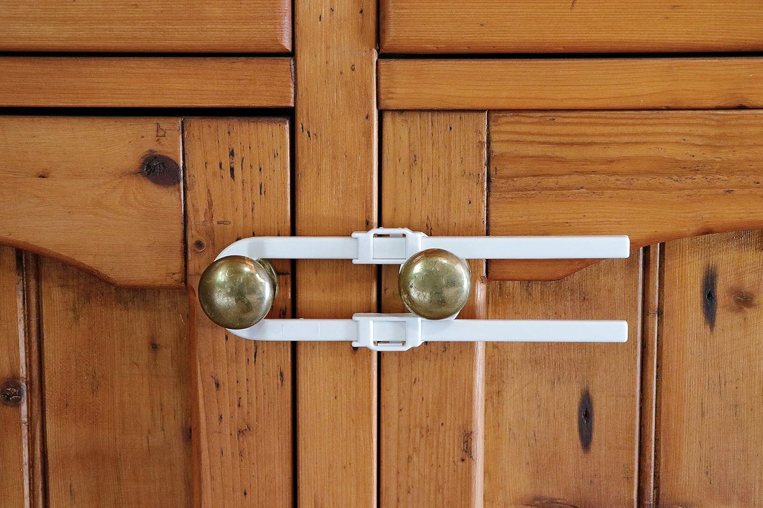 Little Chicks U-Shaped Baby Safety Glide Lock - Adjustable Childproof Cabinet Latches for Kitchen Cupboard - Suitable for Babyproofing Cabinets Knobs & D-Handles image number 3