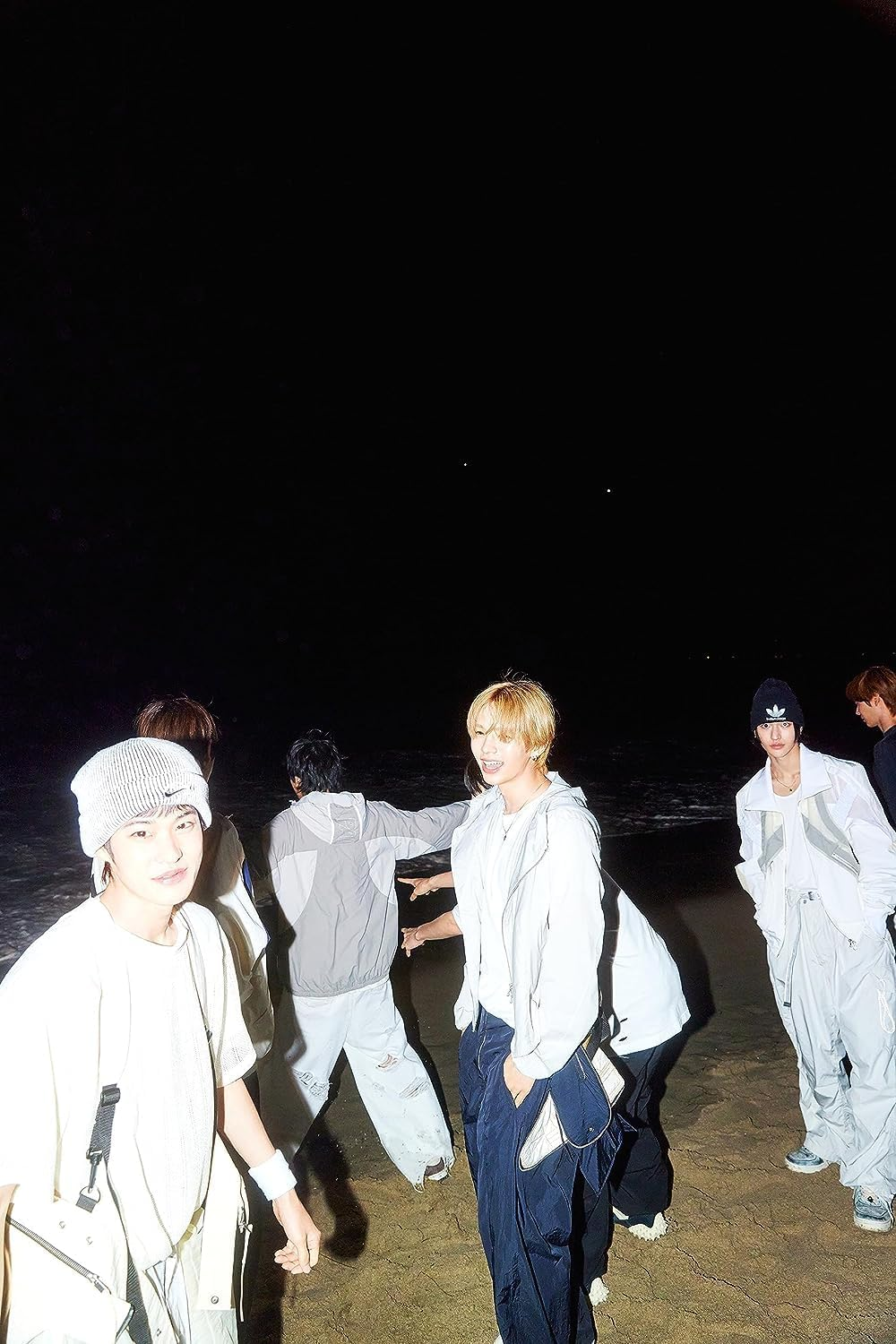 RIIZE GET a GUITAR 1St Single Album Random Version Cd+1P Folded Poster on Pack+72P Photobook+1P Photocard+1P Photo Print+Tracking Sealed image number 3