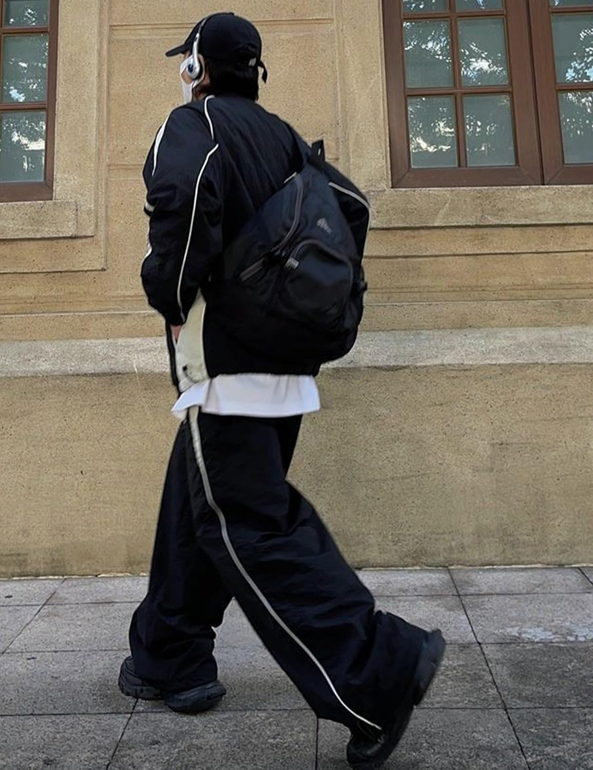 FCOOLYEET Mens Y2K Sweatpants Baggy Track Pants Streetwear Pants Harajuku Joggers Wide Leg Parachute Pants for Men image number 3