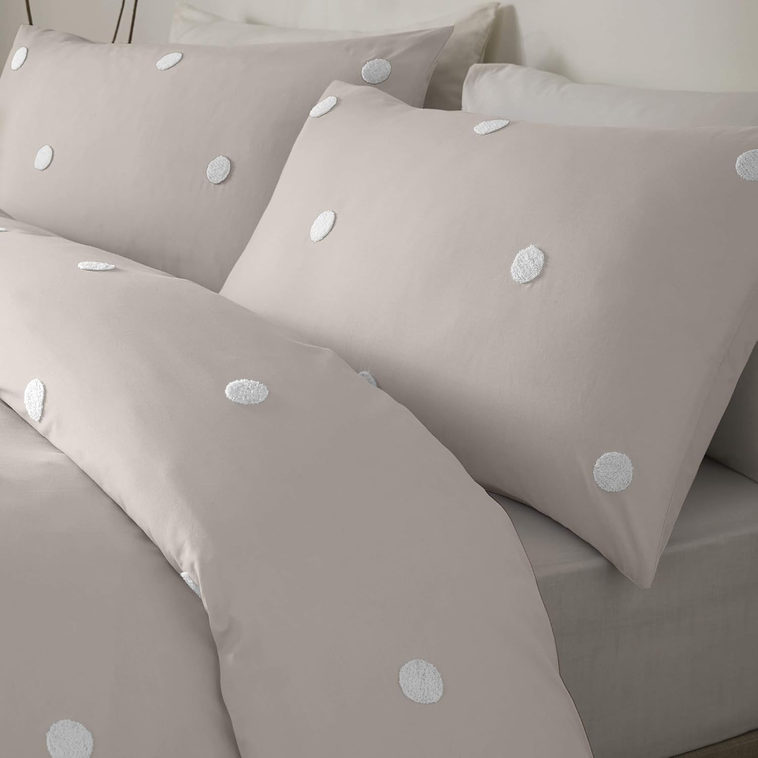 Appletree Signature Dot Garden 100% Cotton Tufted Duvet Cover Set, Linen/White, King image number 1